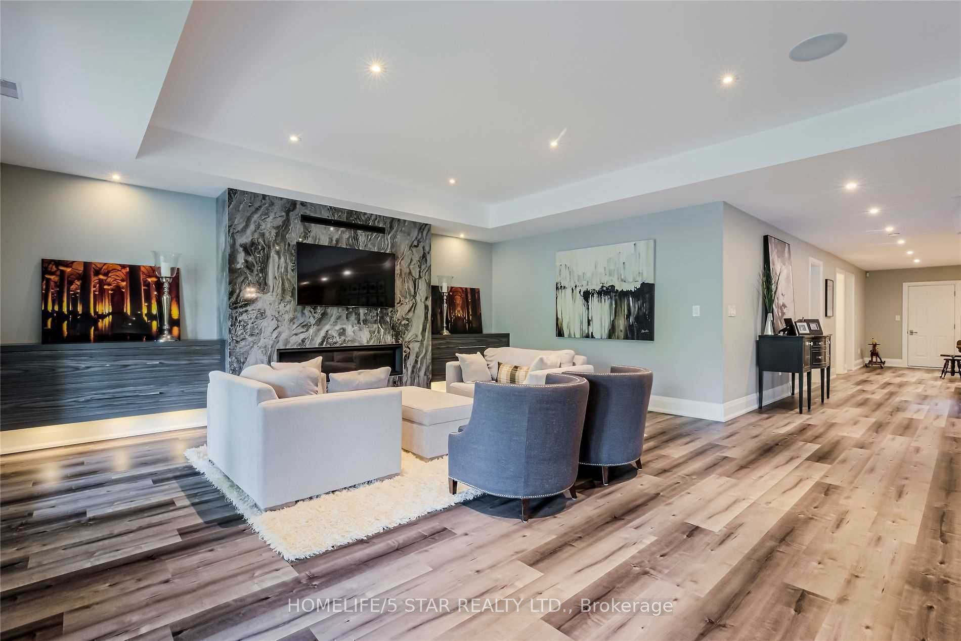 W13682232 Property Photo 23