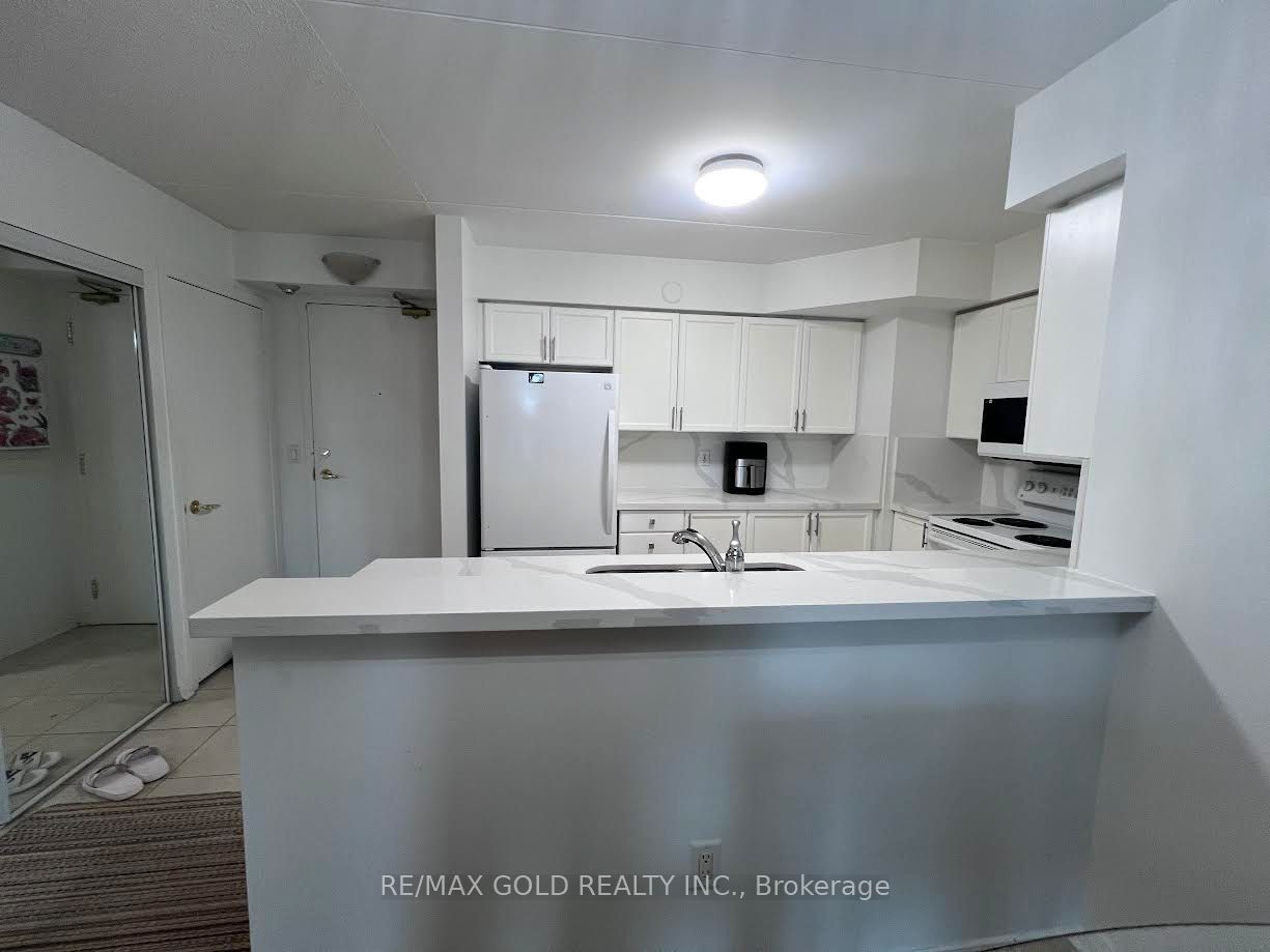 25 Via Rosedale Way 213 Property Photo 5