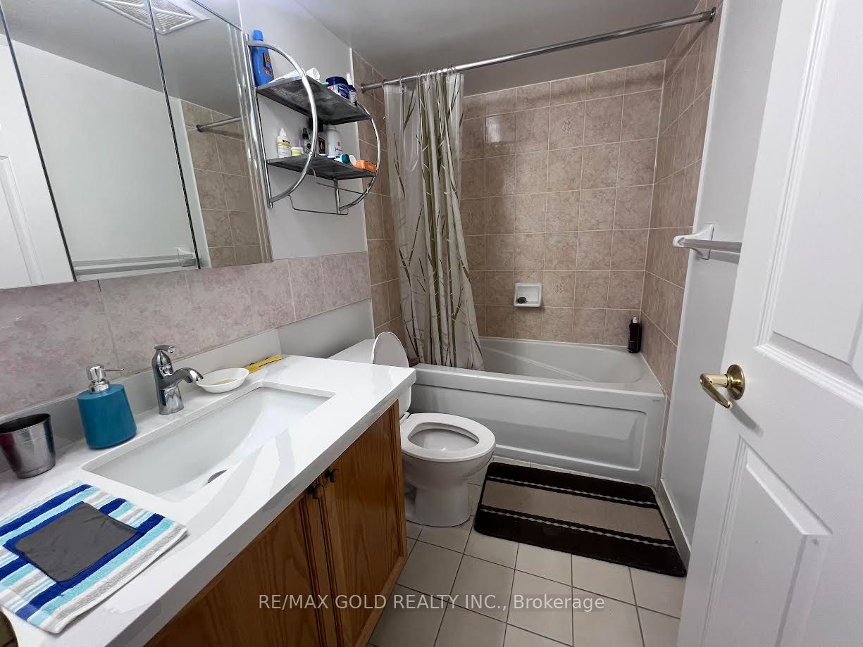 25 Via Rosedale Way 213 Property Photo 9