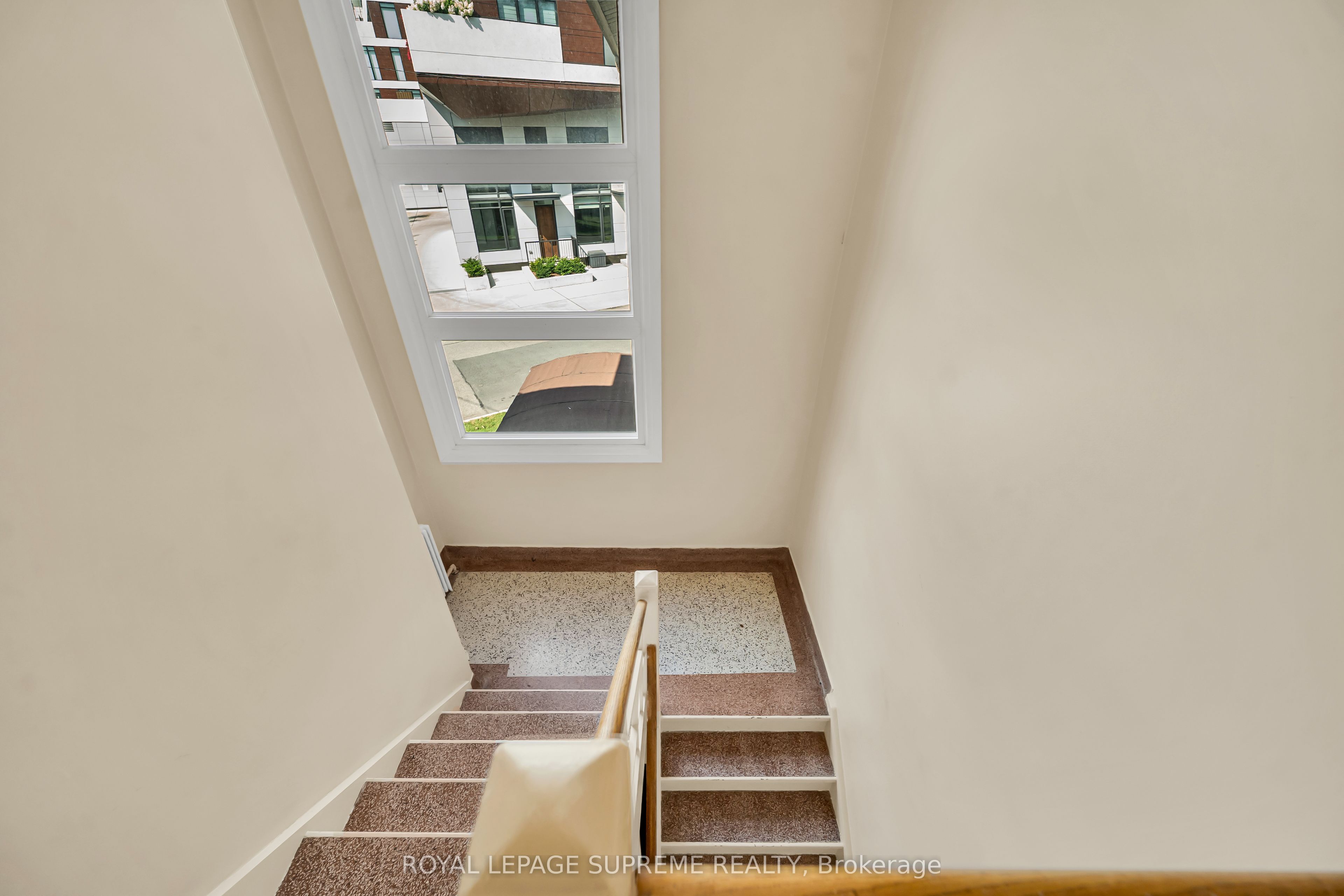 135 Kingsway Crescent 4 Property Photo 10