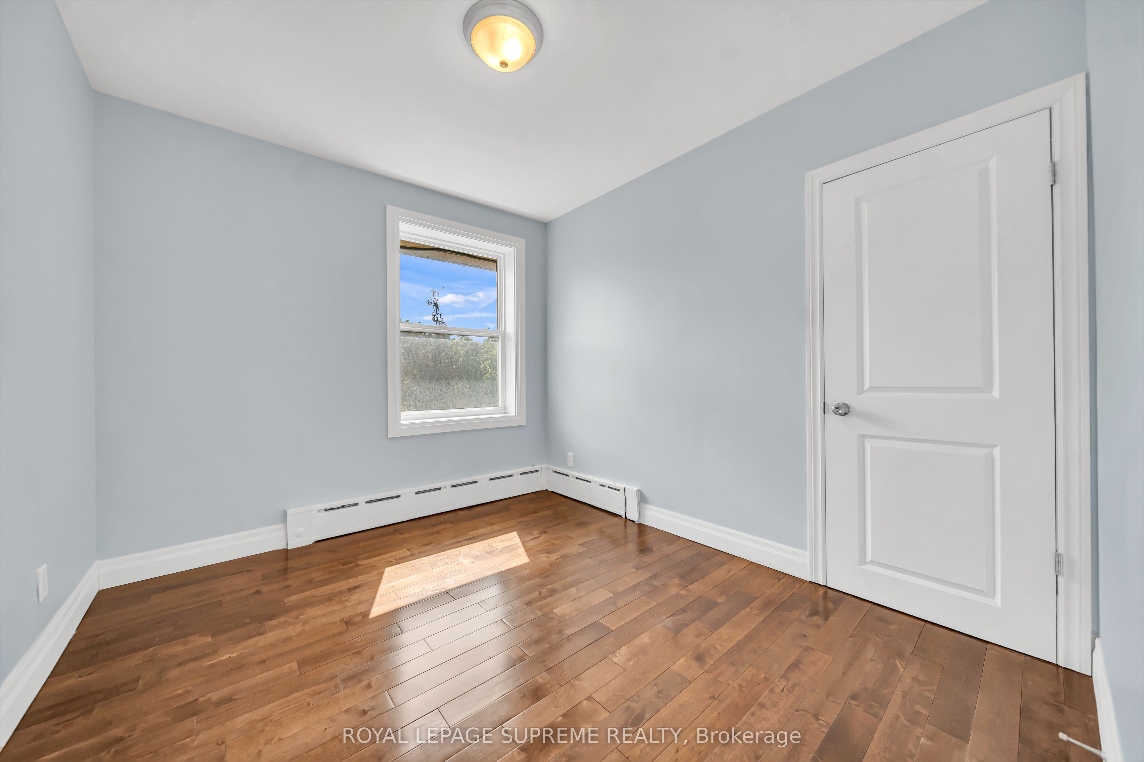 135 Kingsway Crescent 4 Property Photo 16