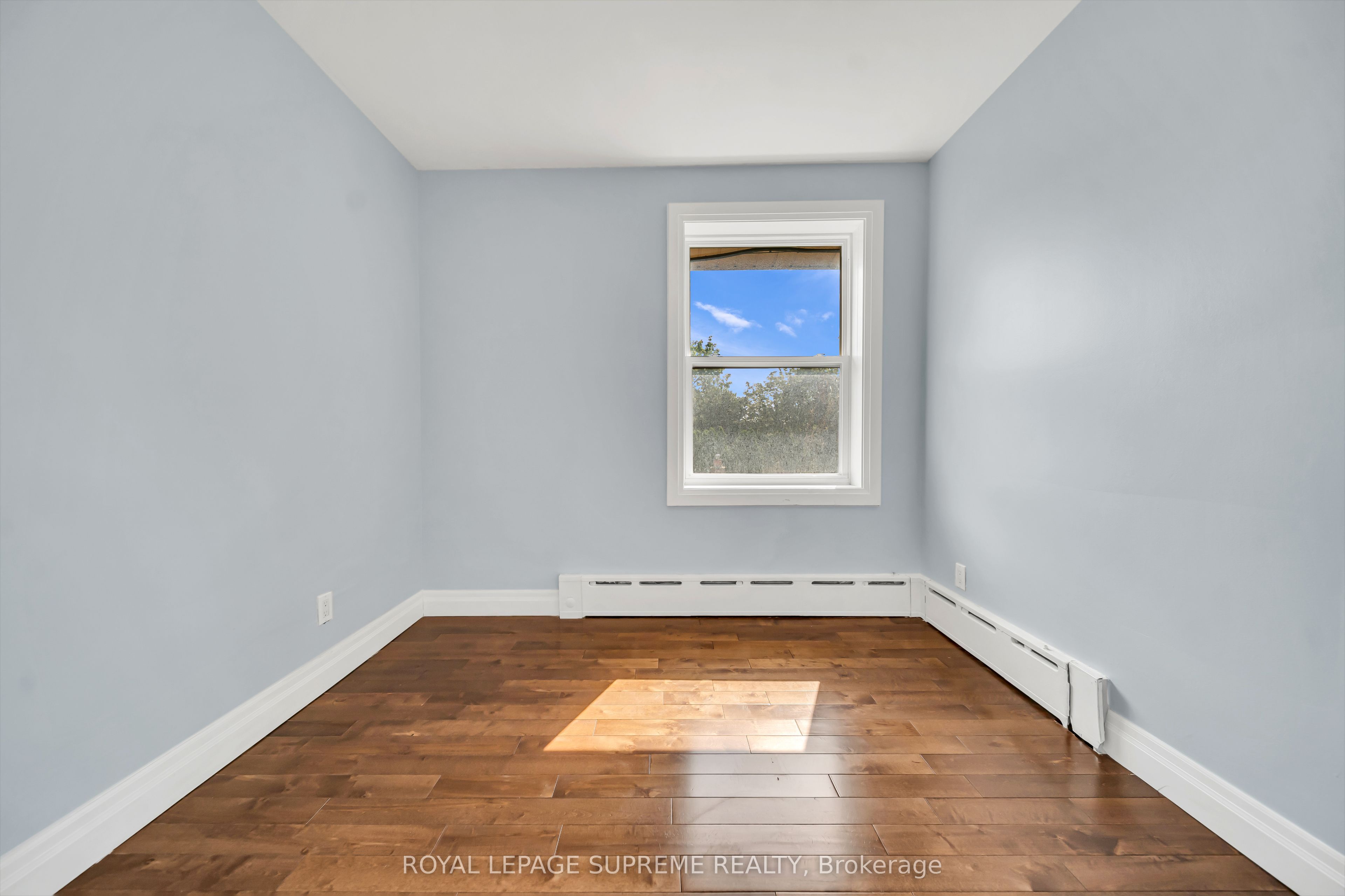 135 Kingsway Crescent 4 Property Photo 17