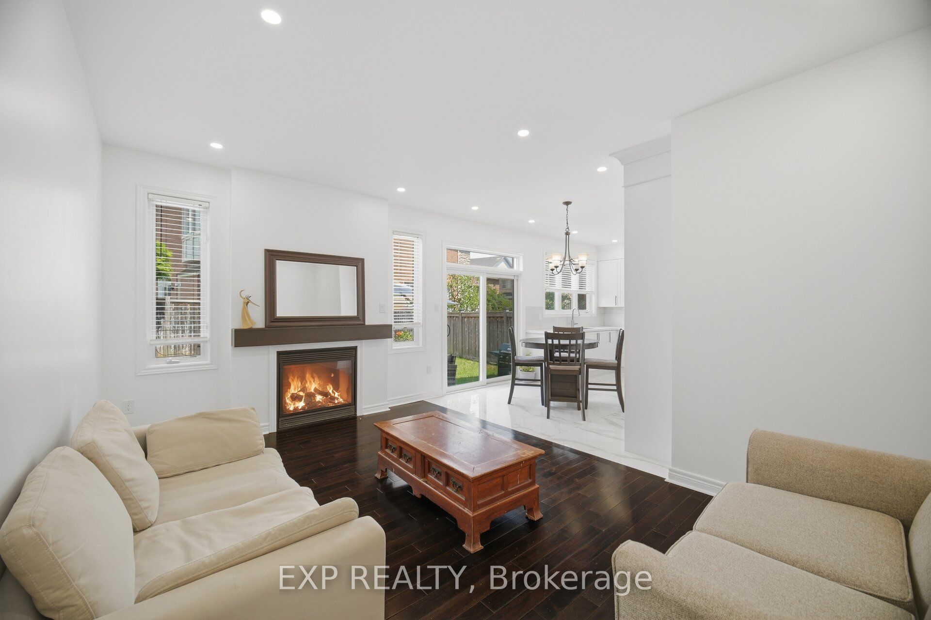 363 Holmes Crescent Property Photo 12