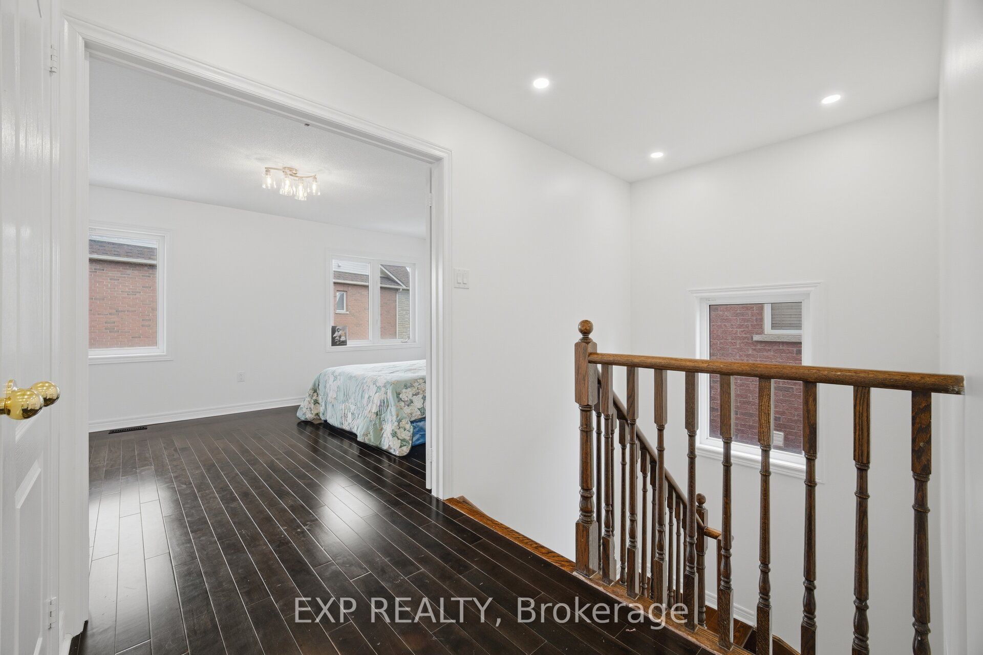 363 Holmes Crescent Property Photo 16