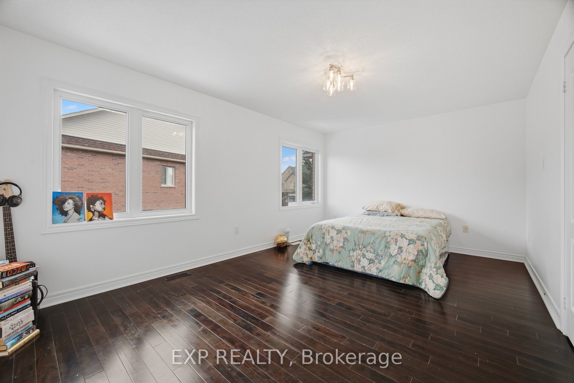 363 Holmes Crescent Property Photo 17