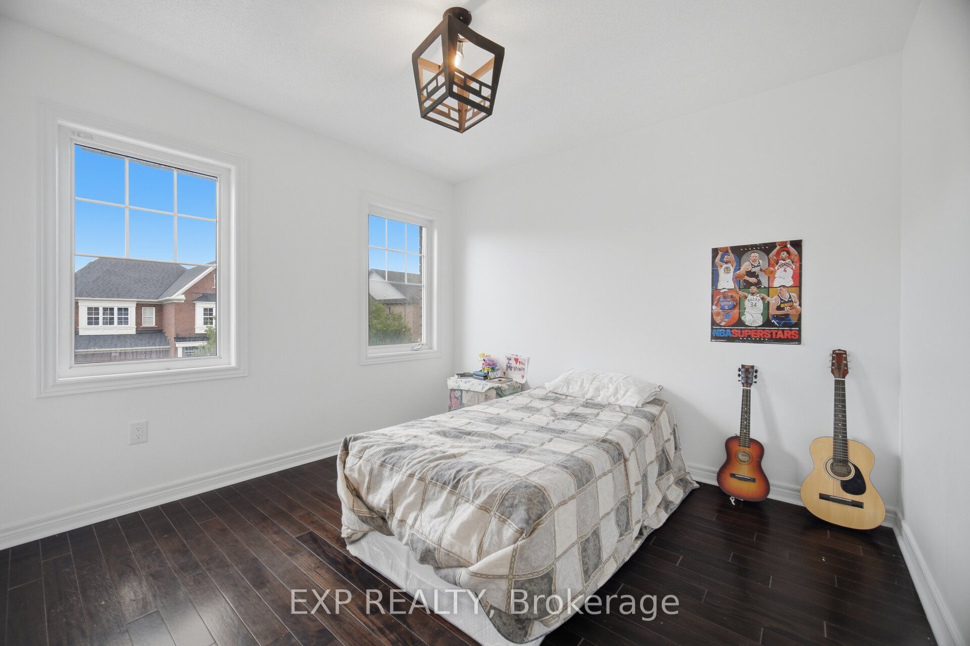 363 Holmes Crescent Property Photo 23