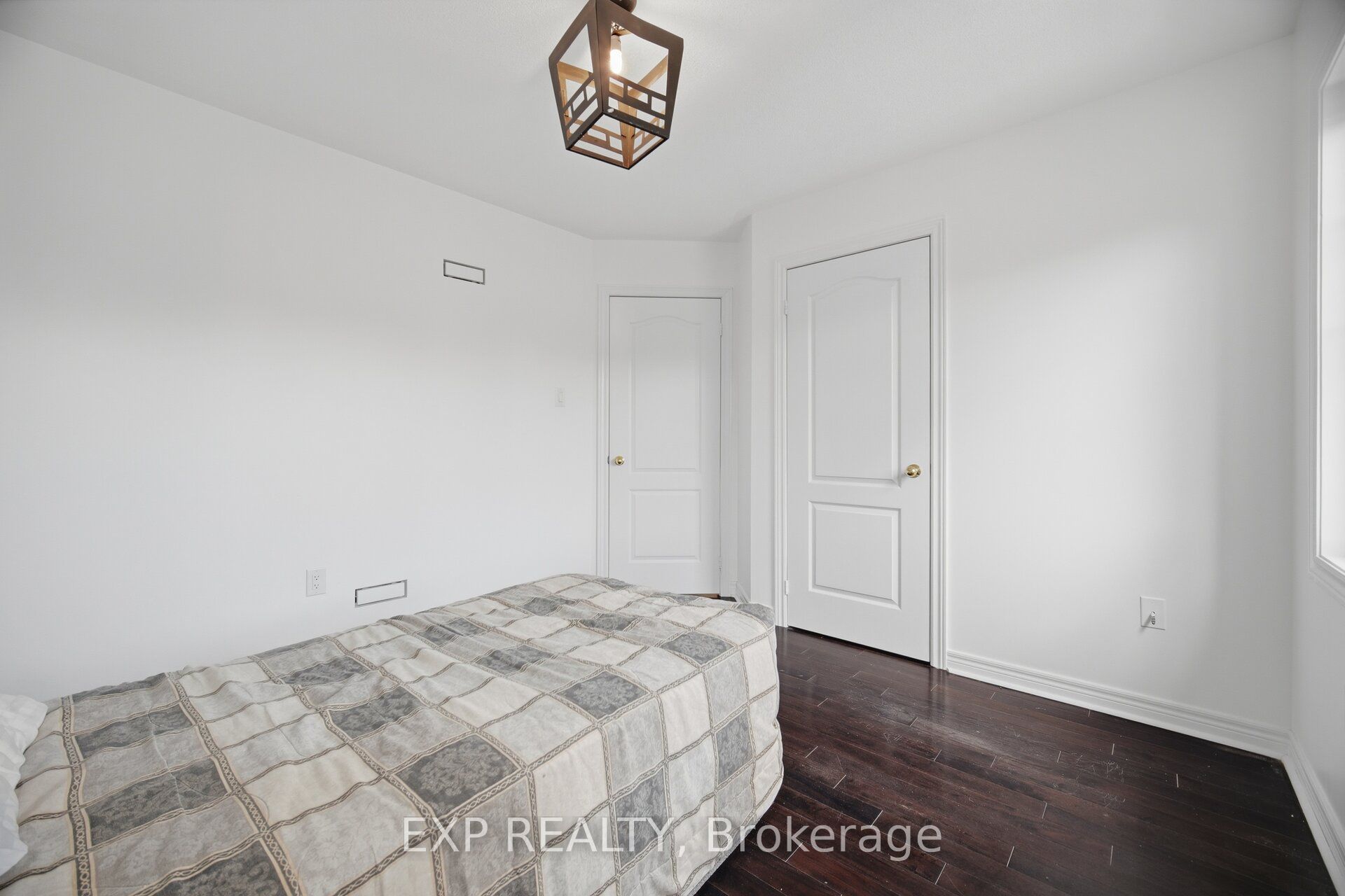363 Holmes Crescent Property Photo 24