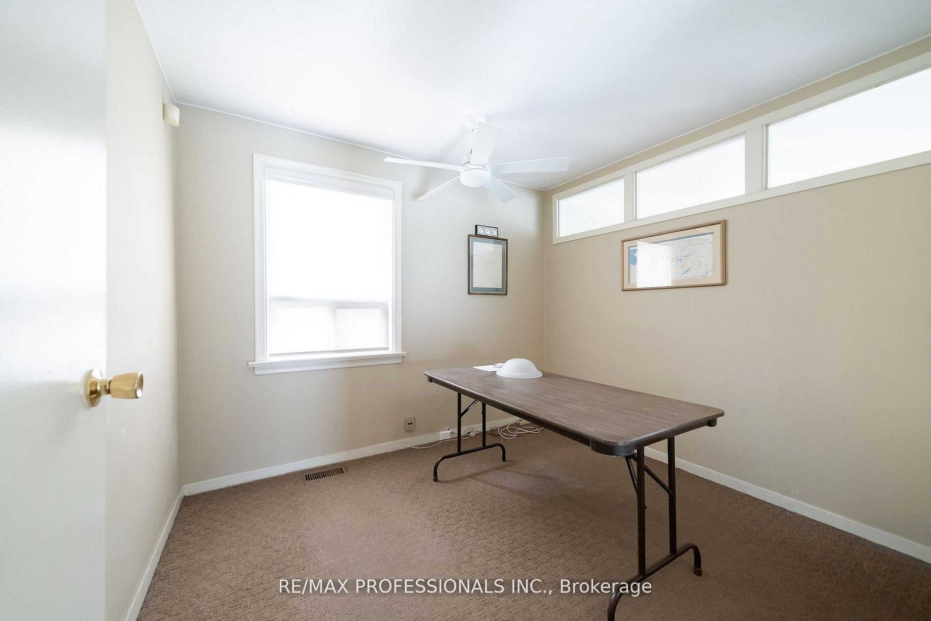 586 Browns Line Property Photo 7