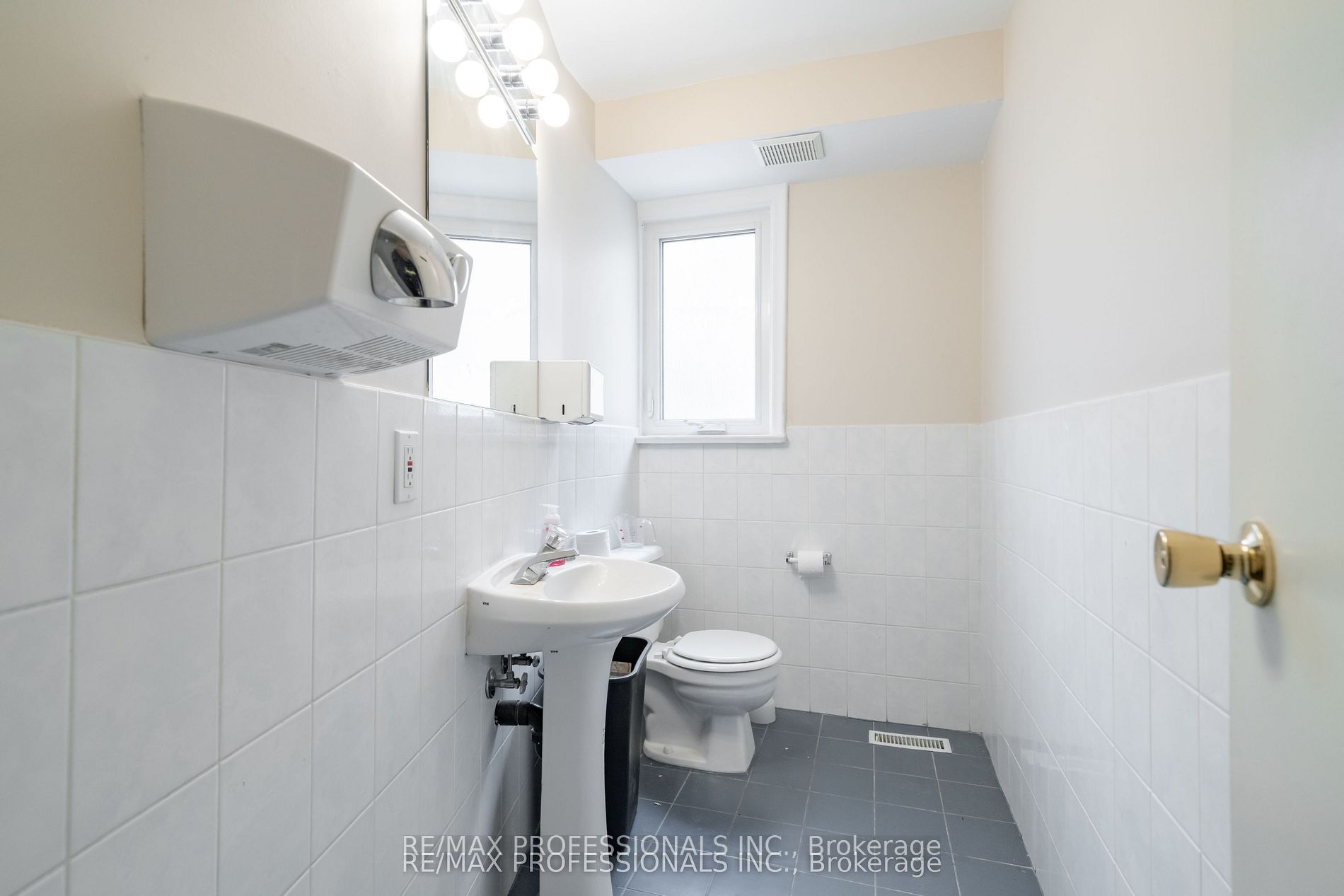 586 Browns Line Property Photo 10