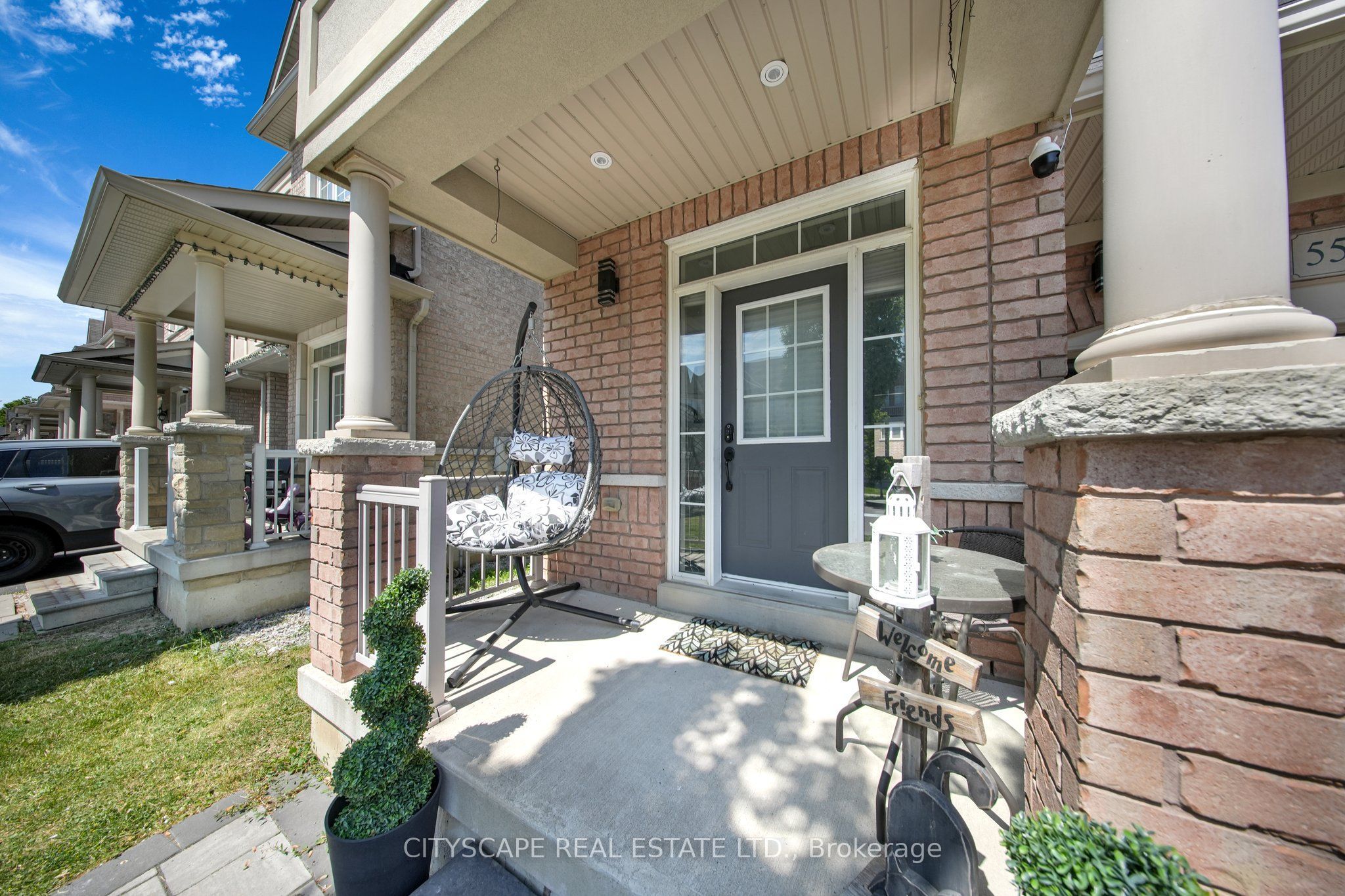 5517 Meadowcrest Avenue Property Photo 2