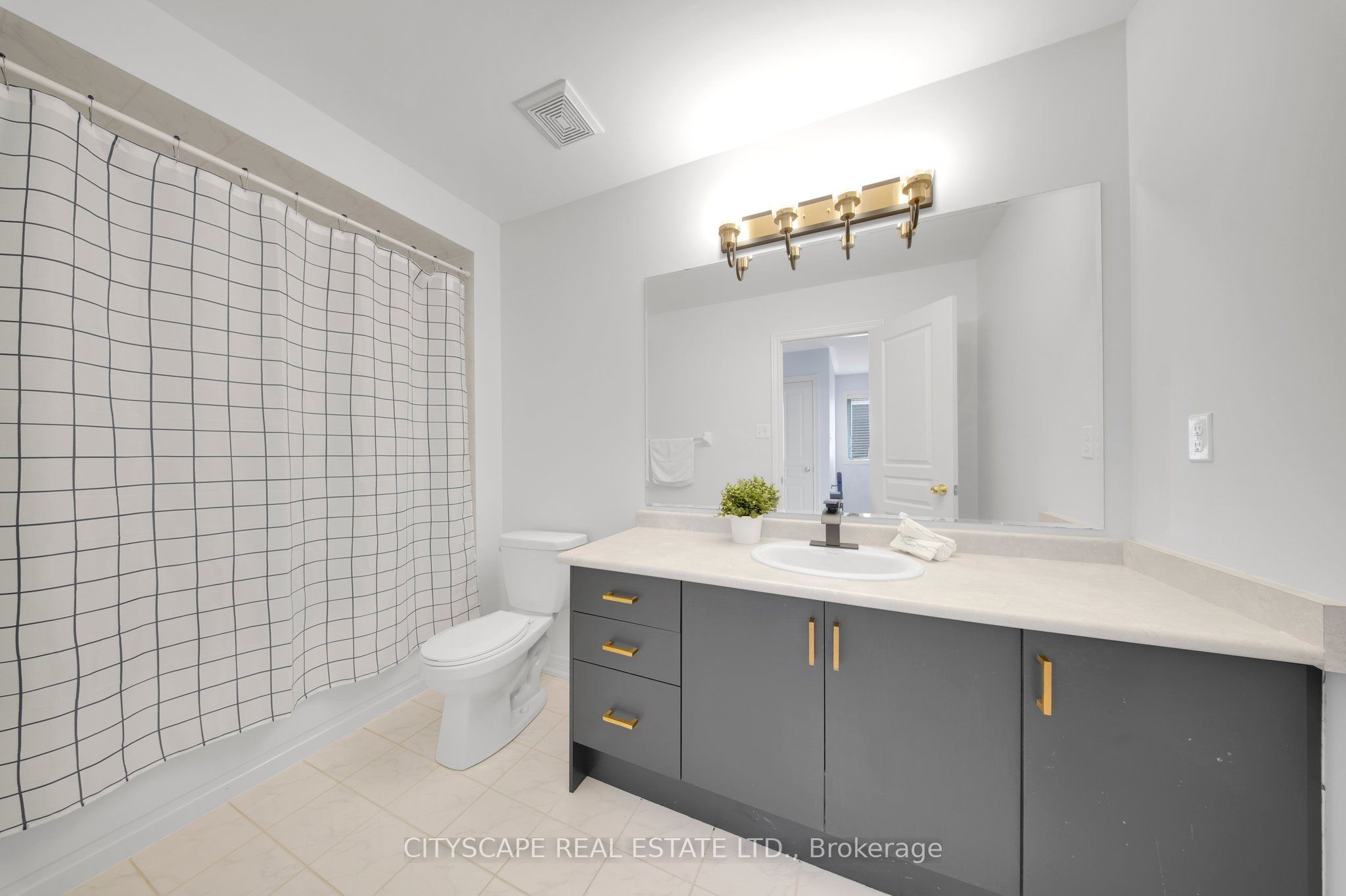 5517 Meadowcrest Avenue Property Photo 20