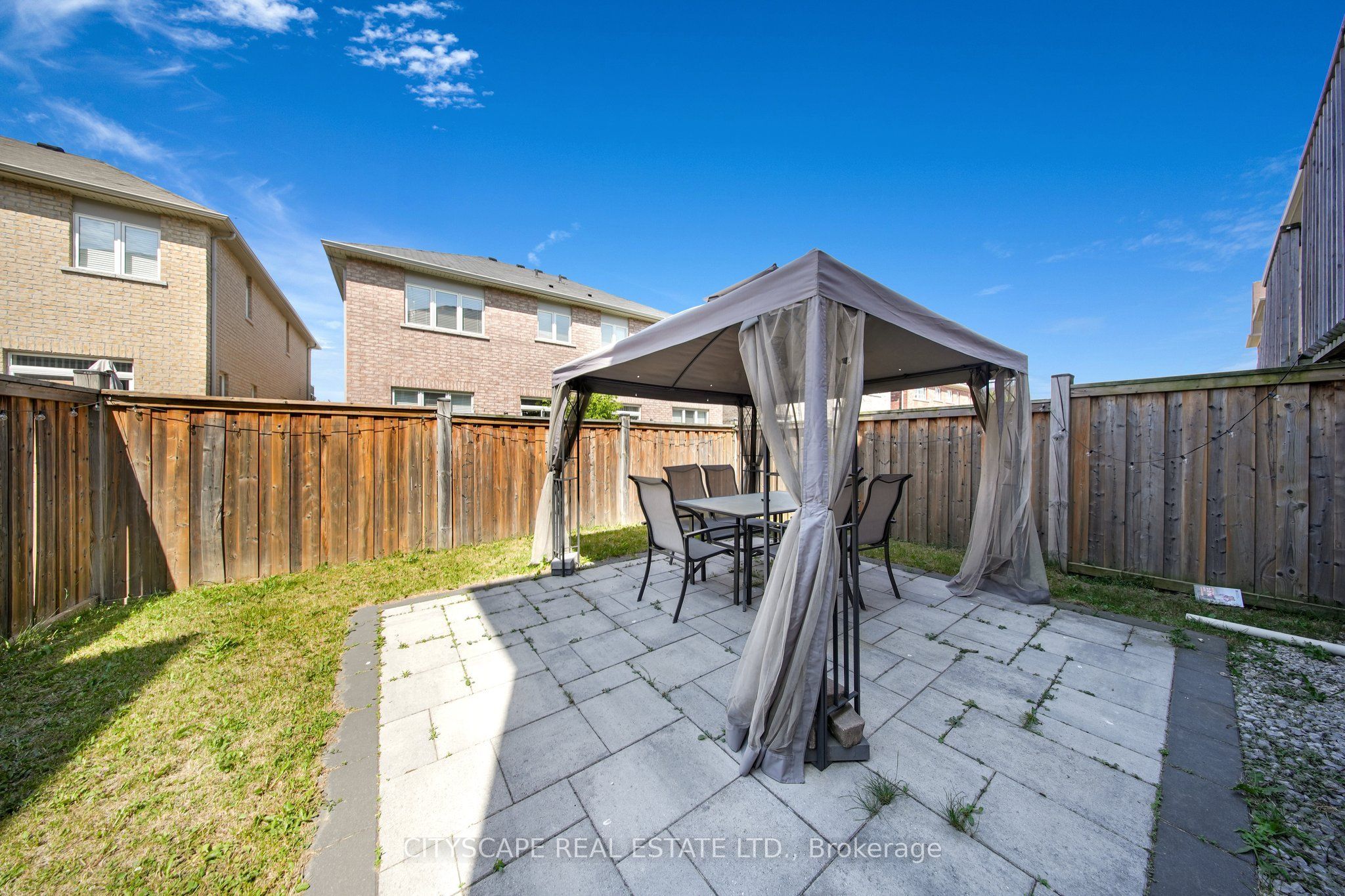 5517 Meadowcrest Avenue Property Photo 23