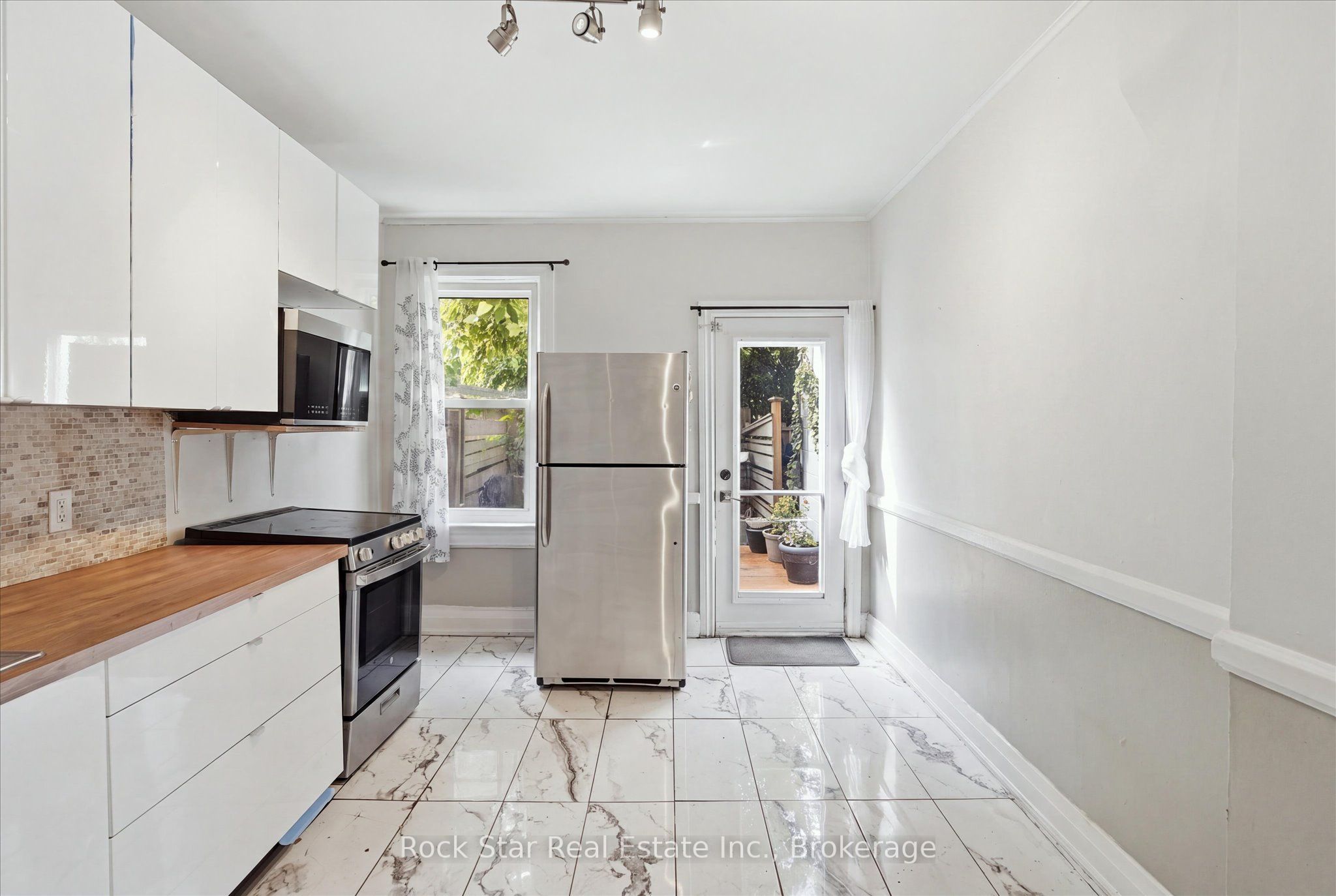 1259 Davenport Road Property Photo 10