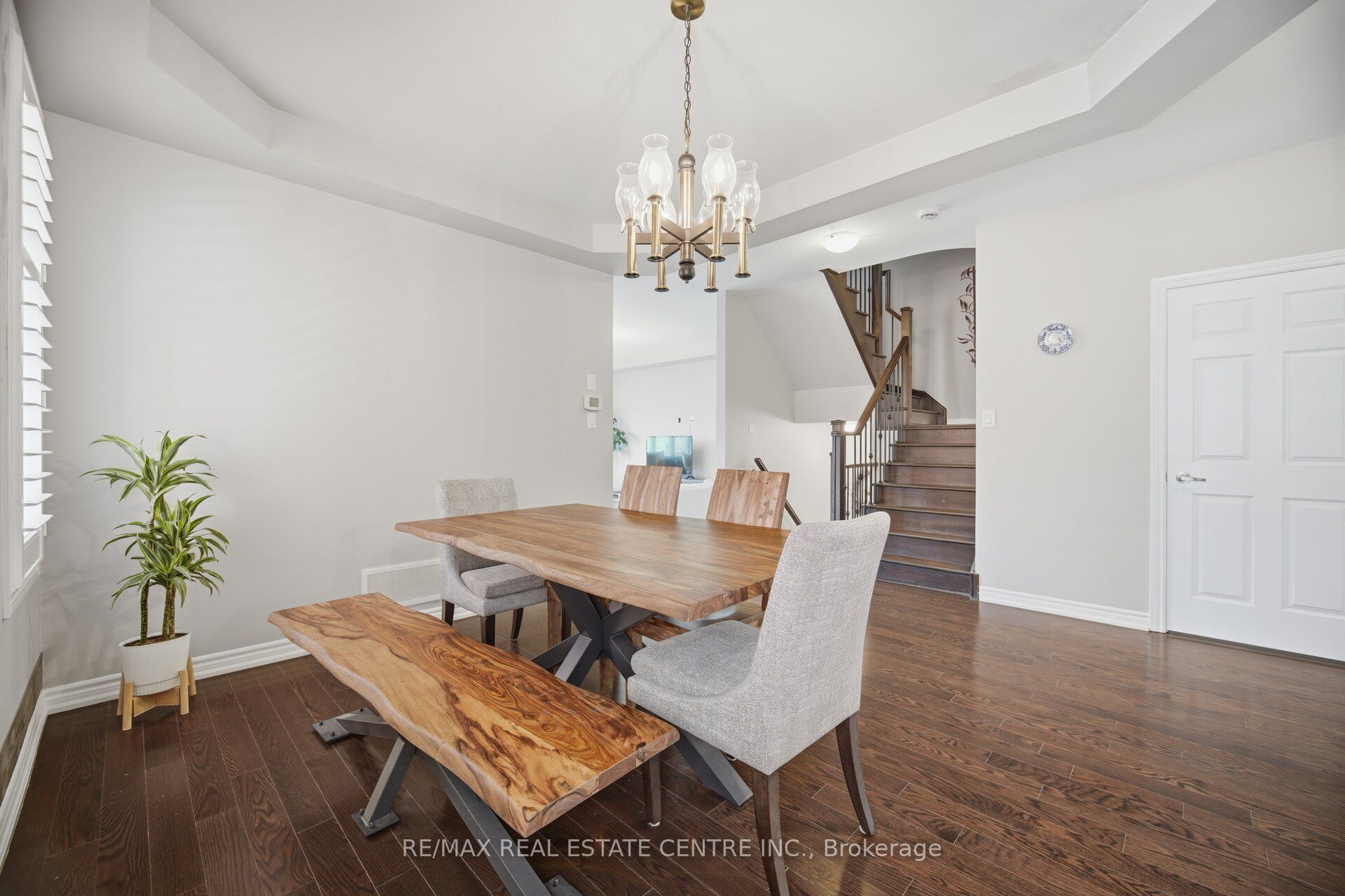 2425 Quetico Crescent Property Photo 7