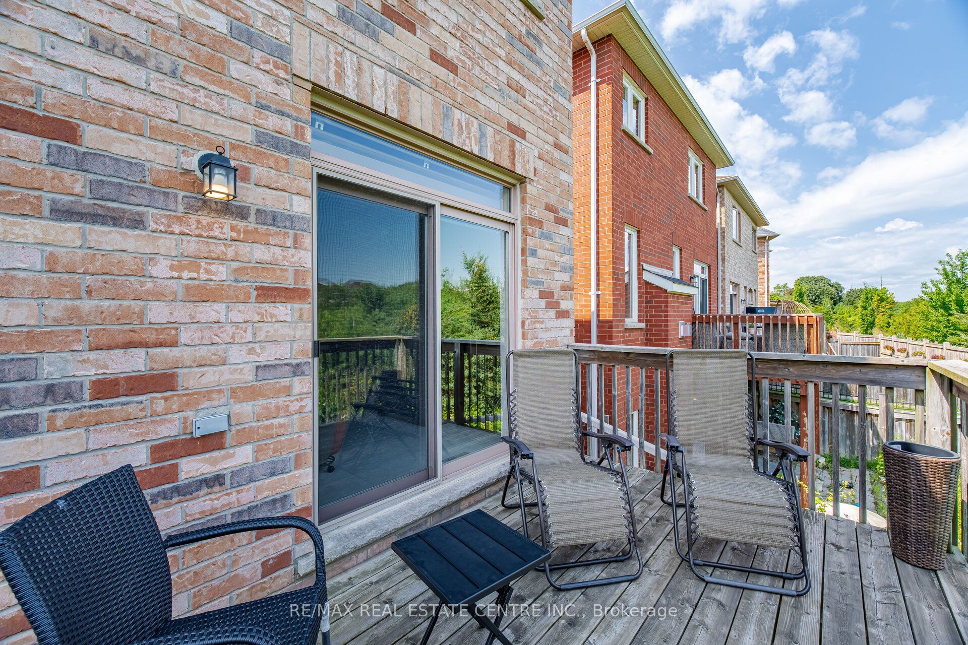 2425 Quetico Crescent Property Photo 16
