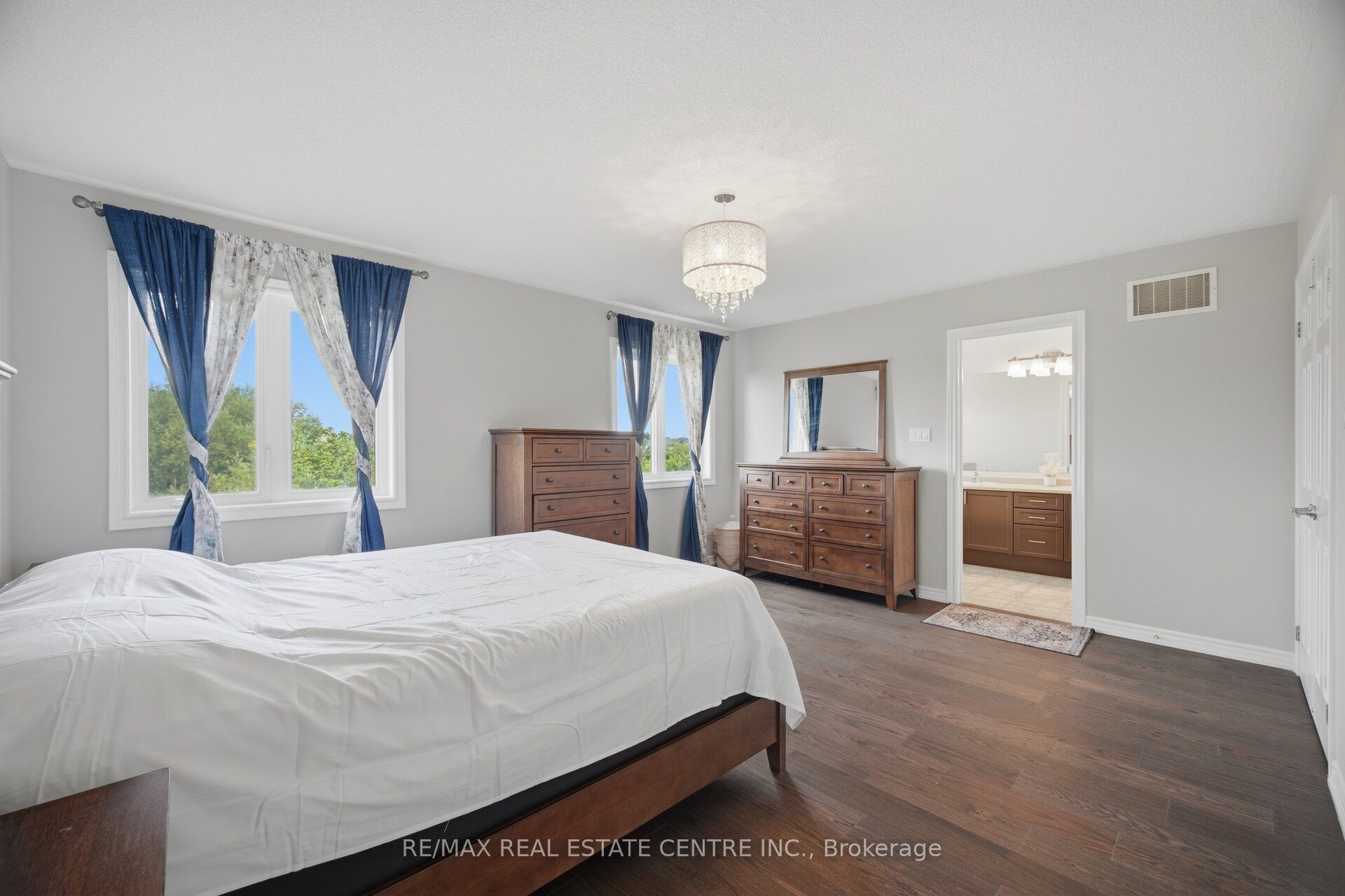 2425 Quetico Crescent Property Photo 24