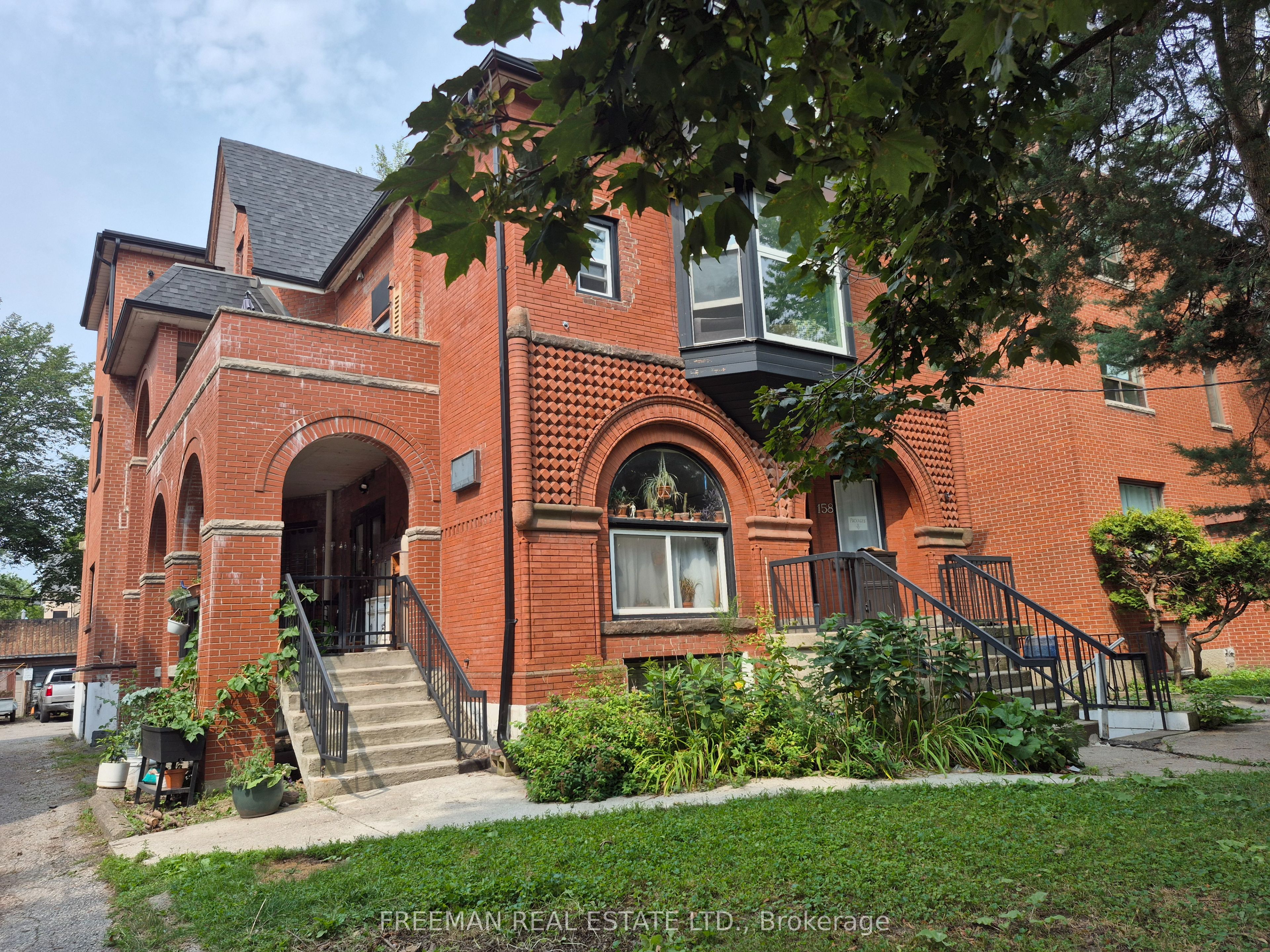 158 Dowling Avenue 204 Property Photo 1