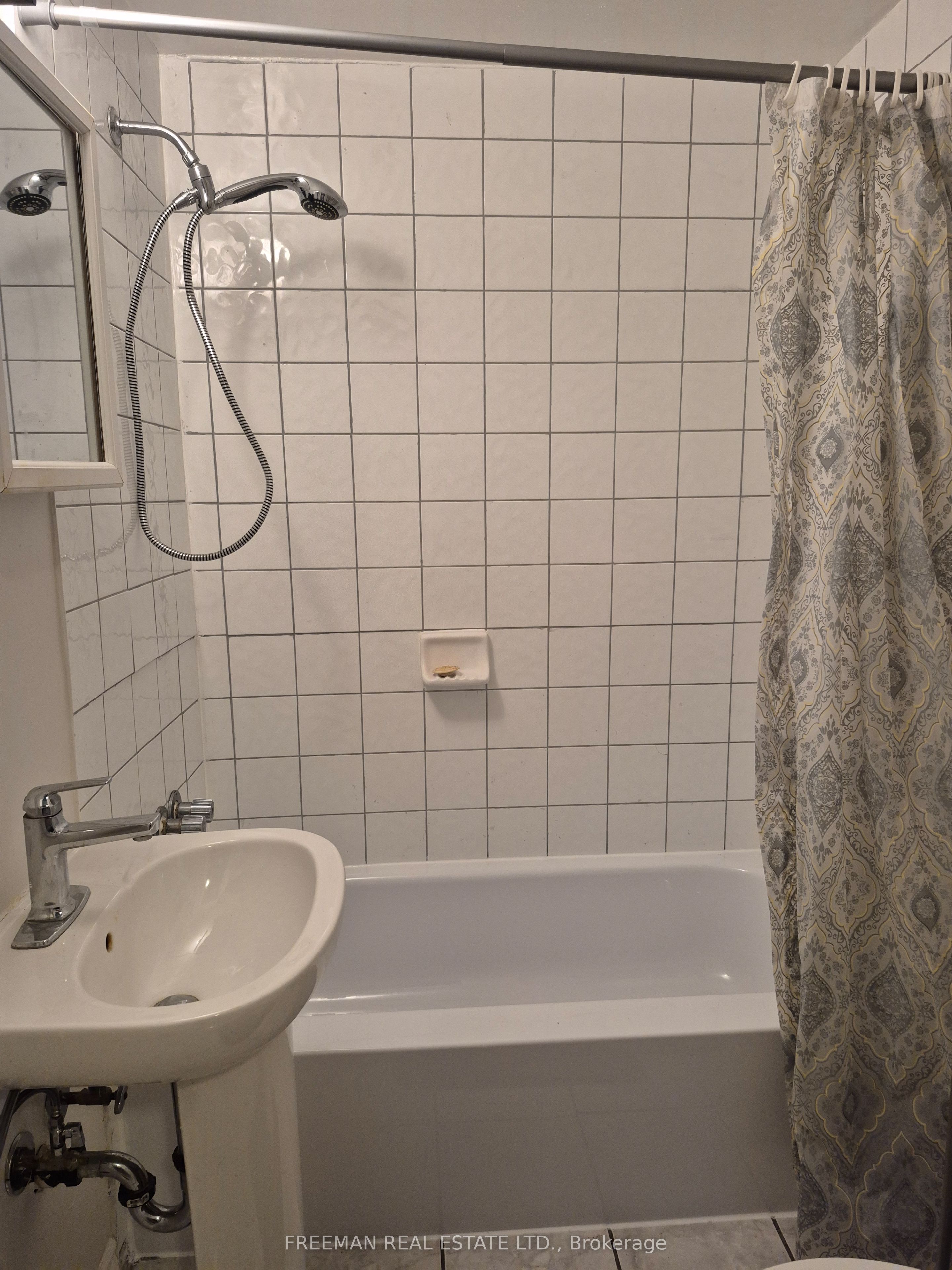 158 Dowling Avenue 204 Property Photo 9