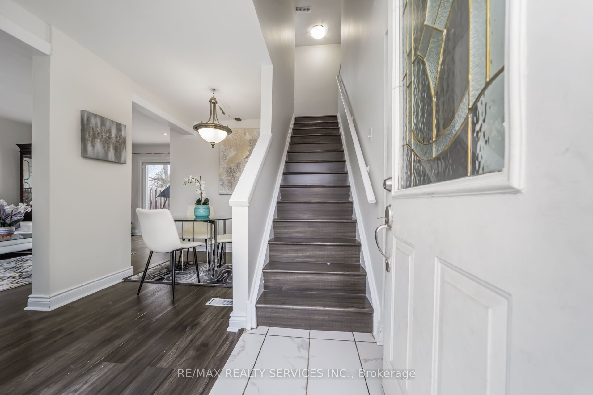 11 Juliette Square Property Photo 4
