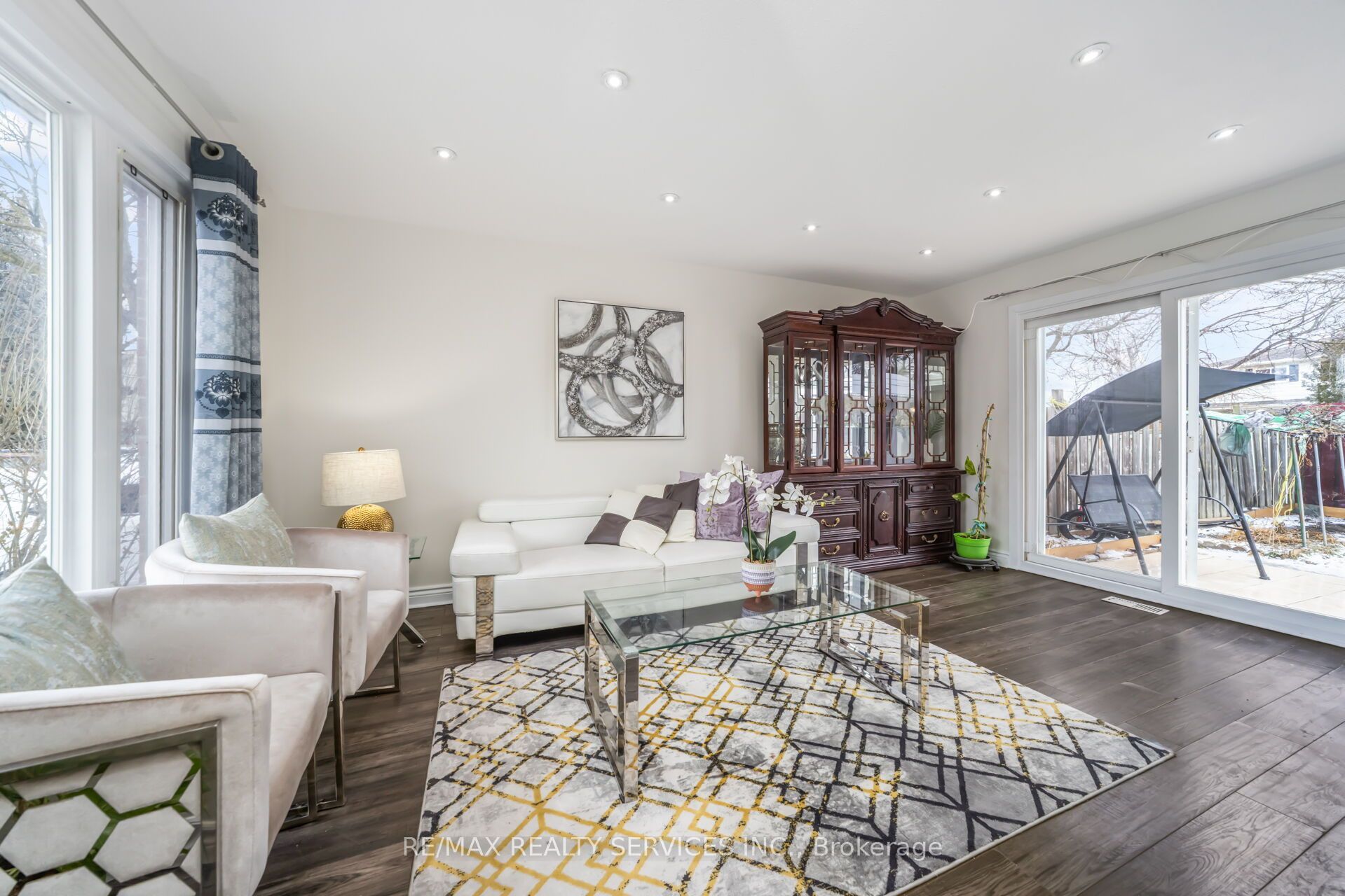 11 Juliette Square Property Photo 8