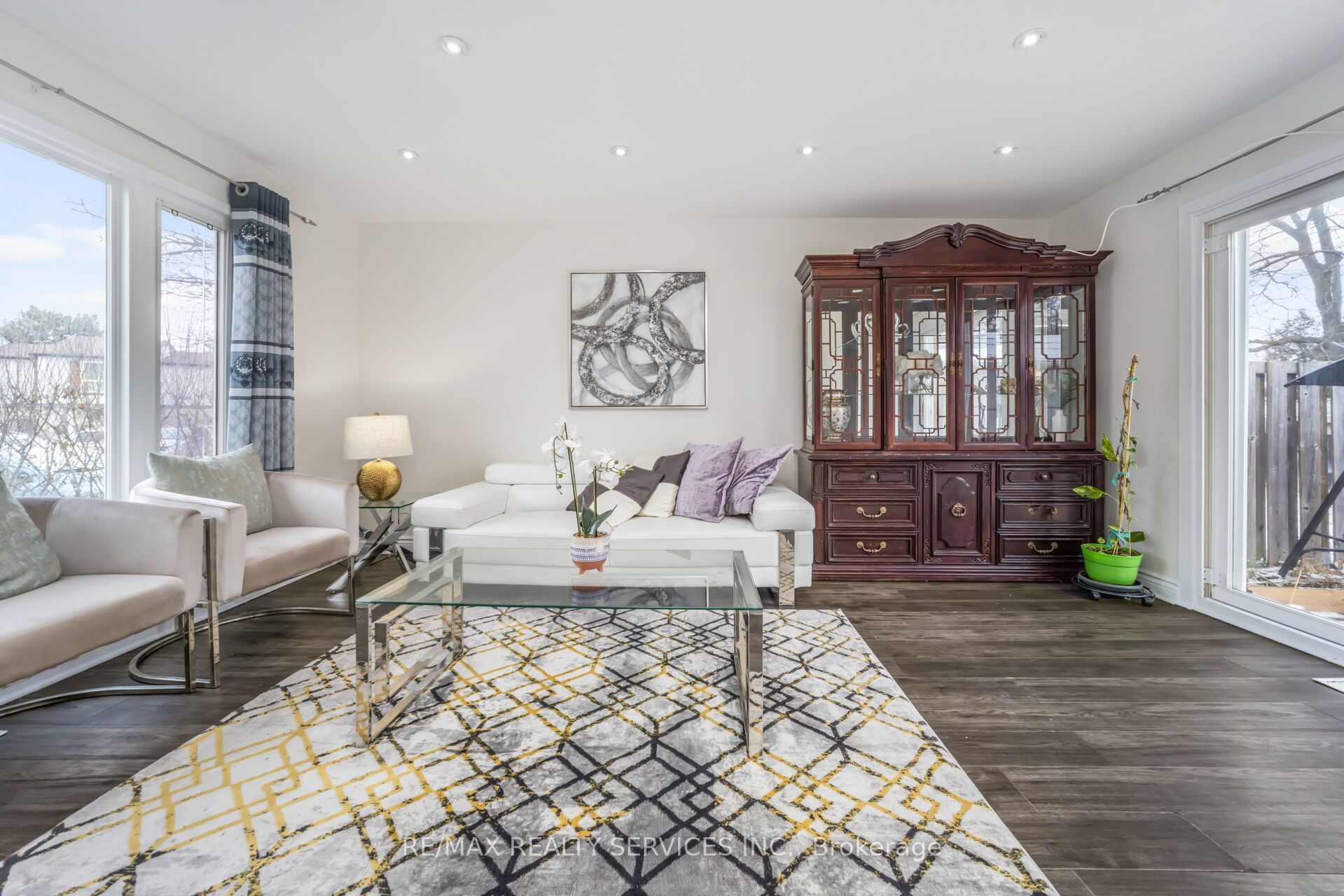 11 Juliette Square Property Photo 9