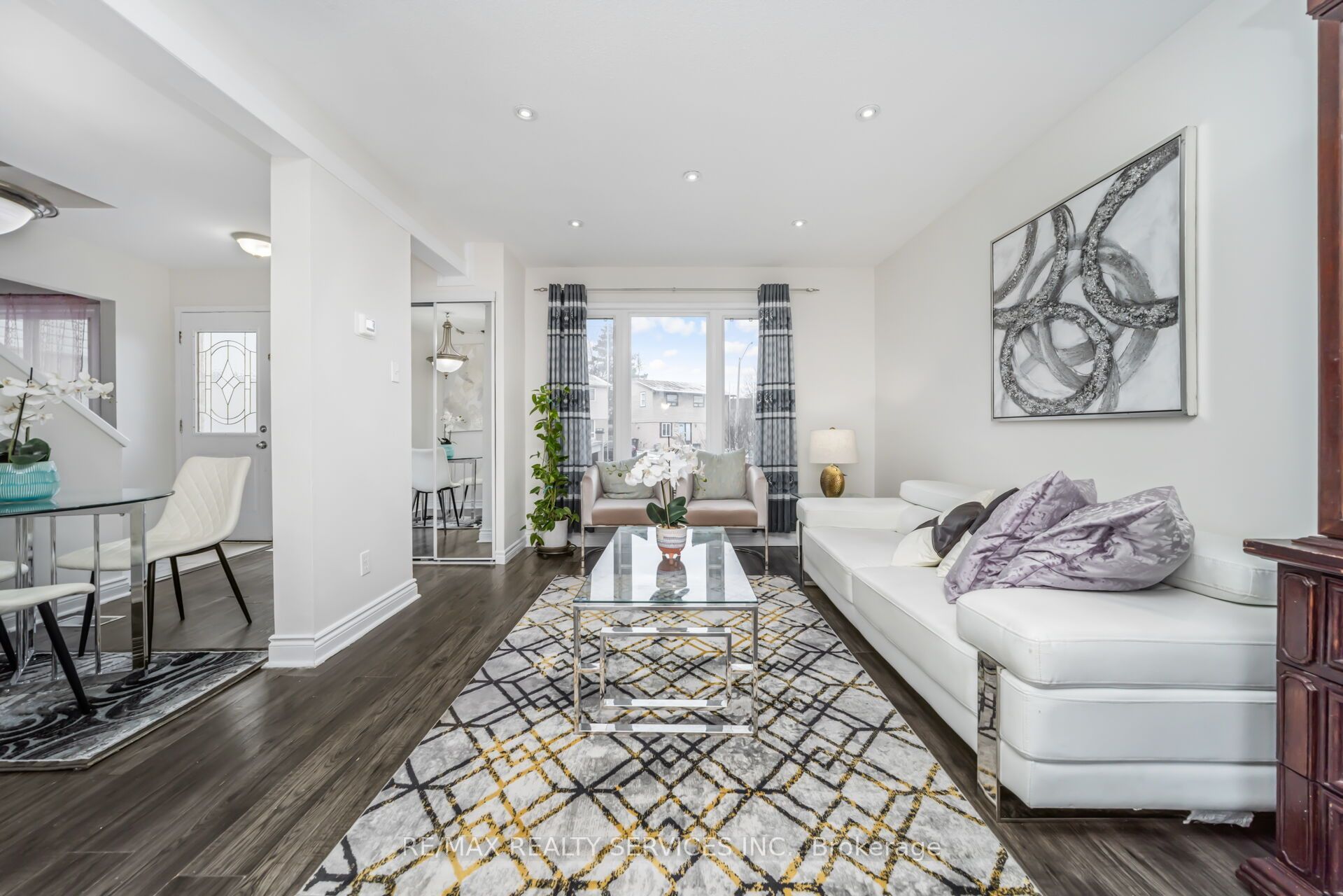 11 Juliette Square Property Photo 10