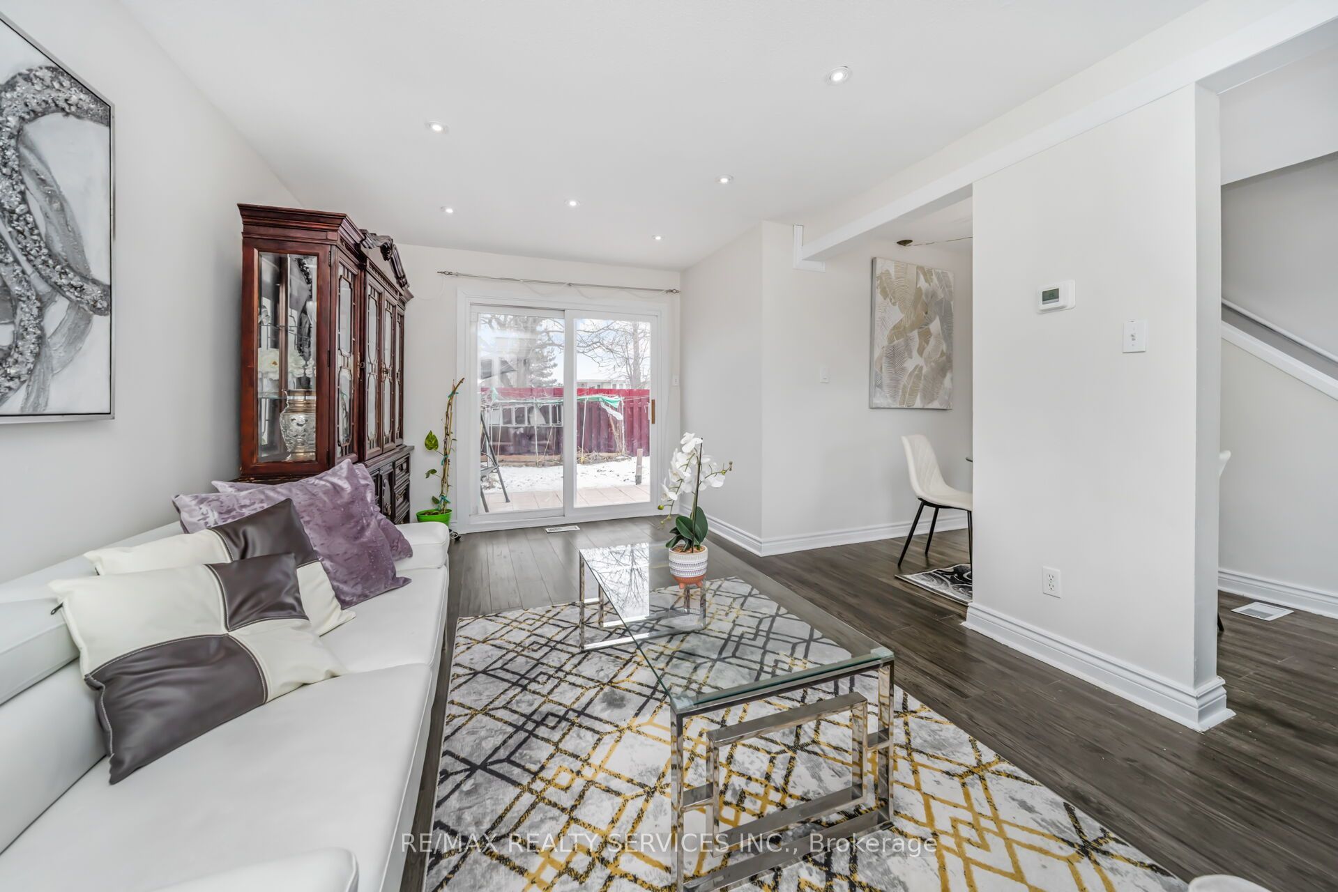 11 Juliette Square Property Photo 11