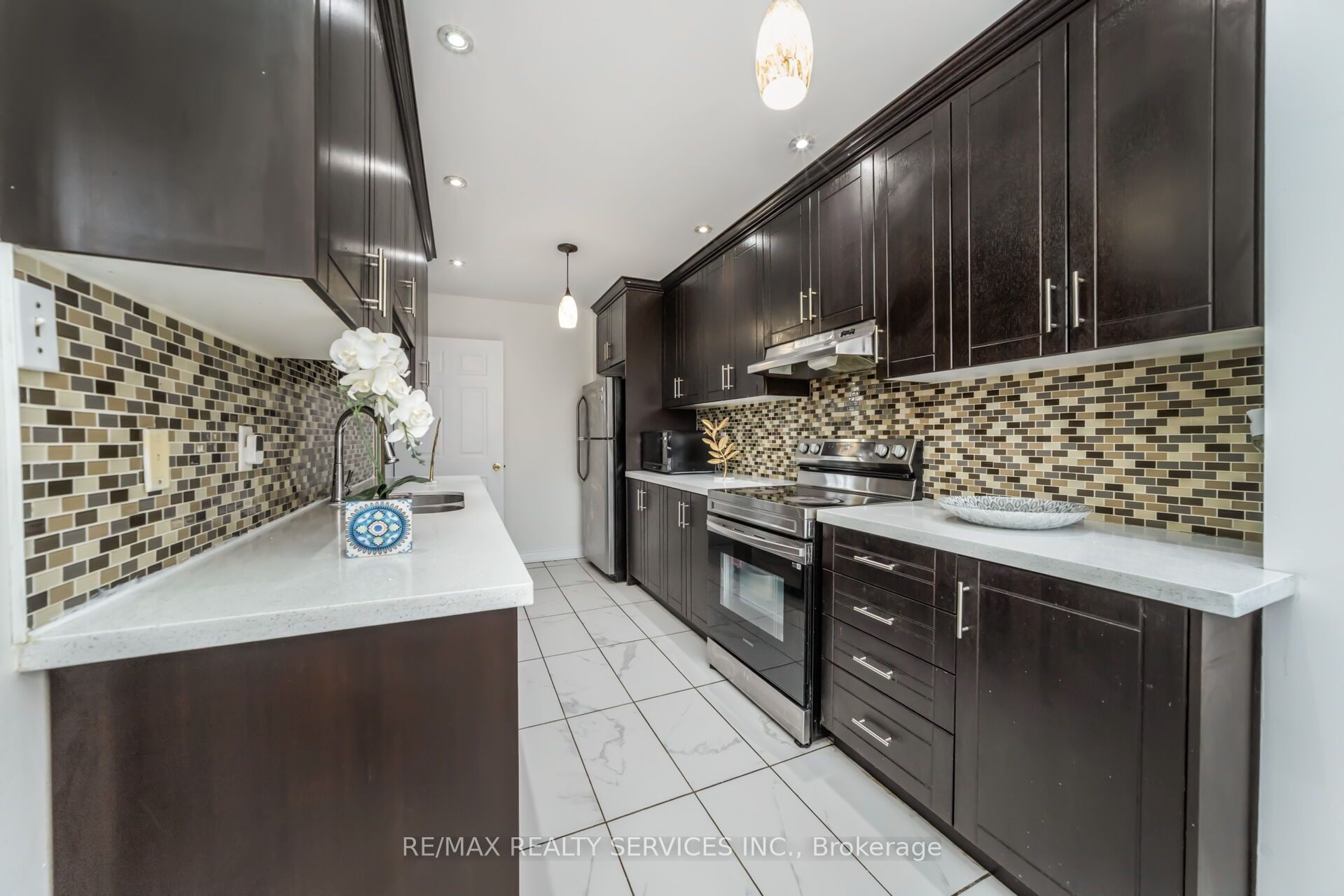 11 Juliette Square Property Photo 15