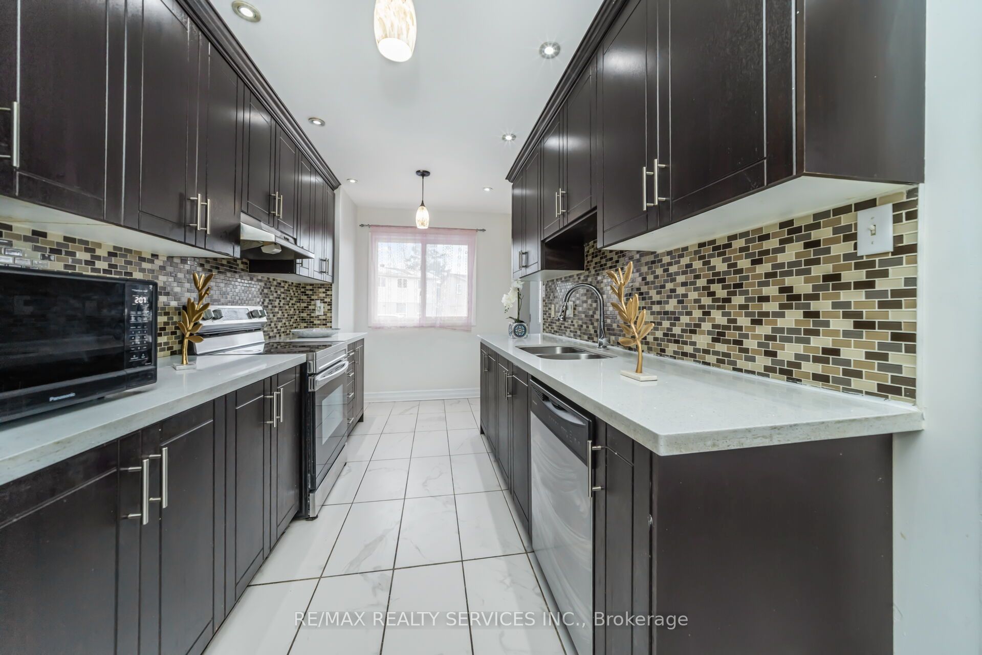 11 Juliette Square Property Photo 17
