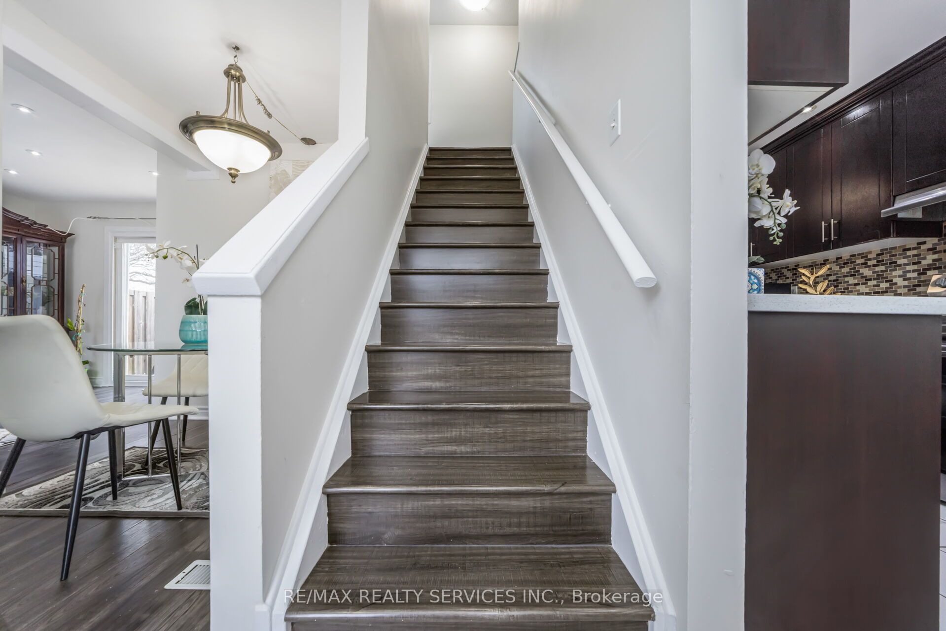 11 Juliette Square Property Photo 18