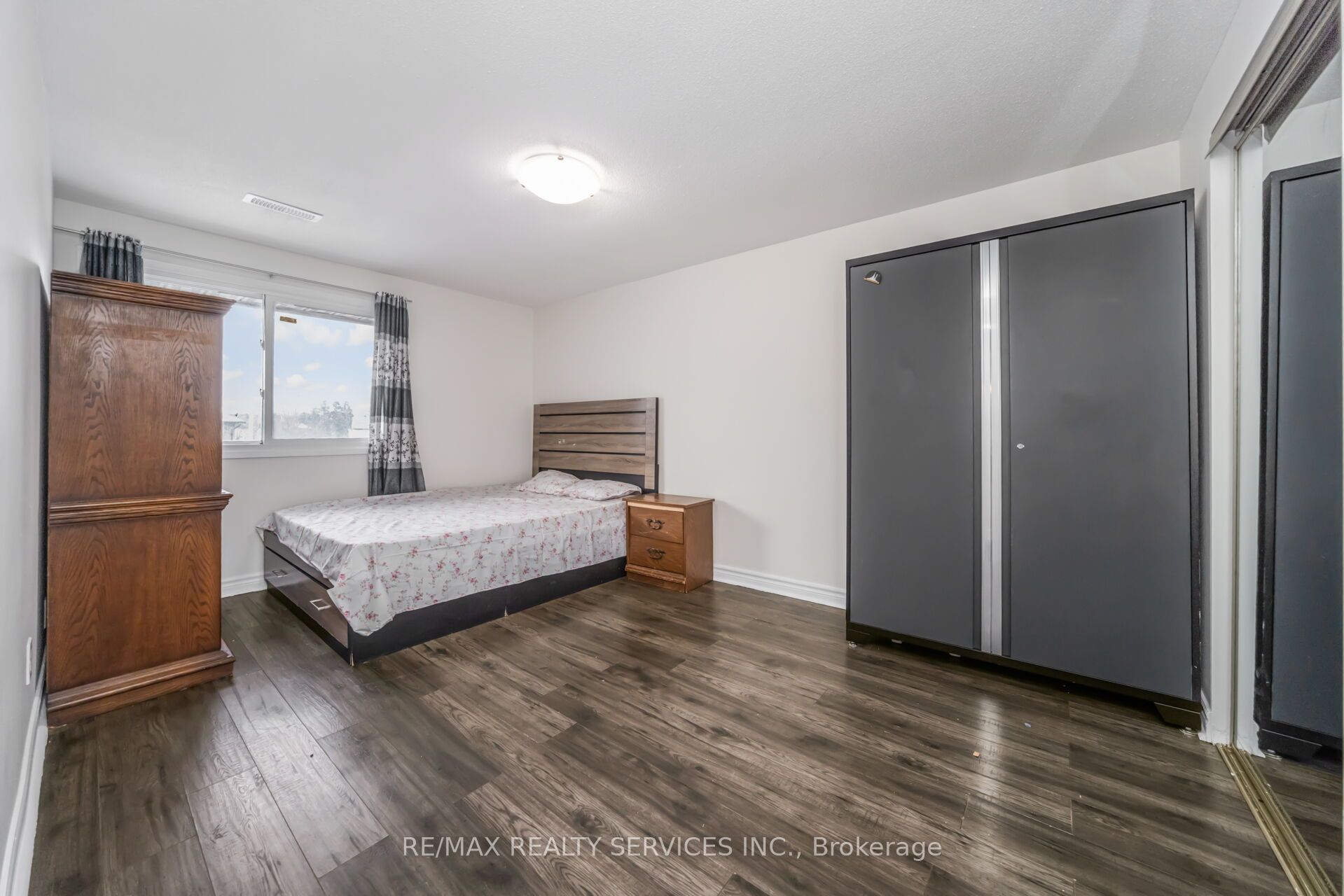 11 Juliette Square Property Photo 19