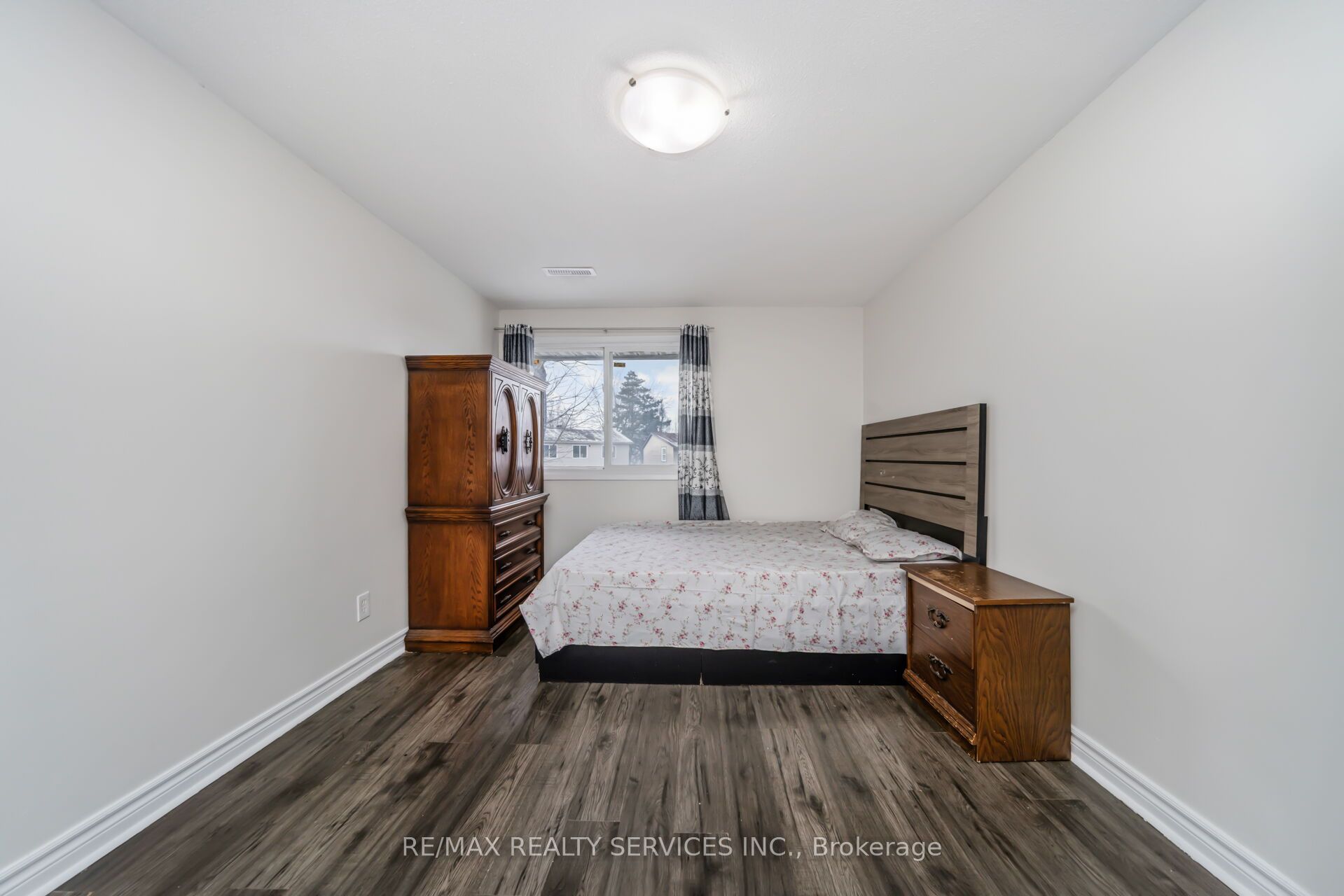 11 Juliette Square Property Photo 20