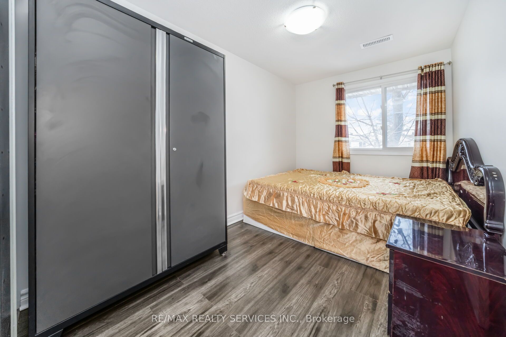 11 Juliette Square Property Photo 22