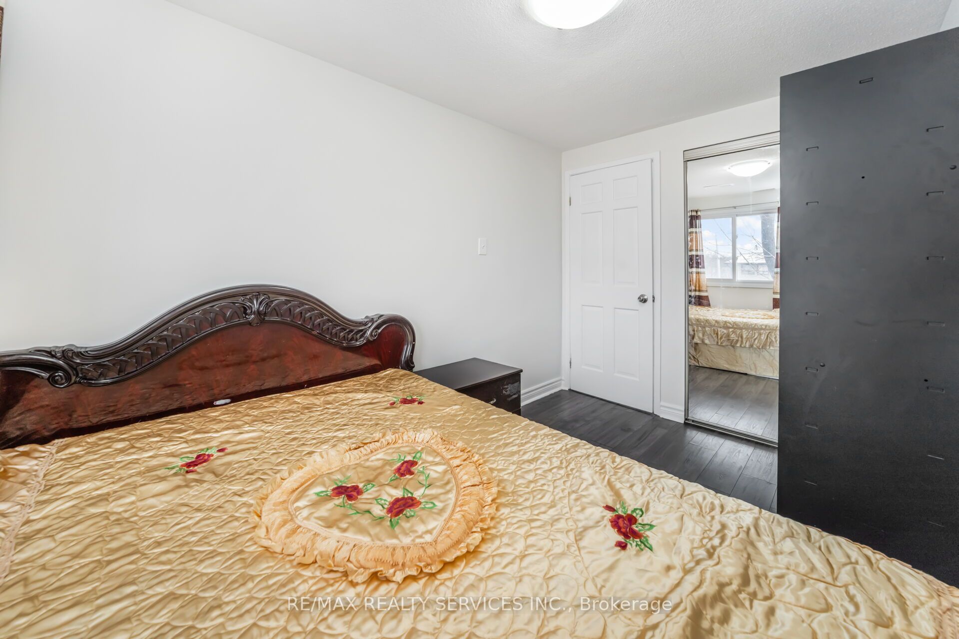 11 Juliette Square Property Photo 24