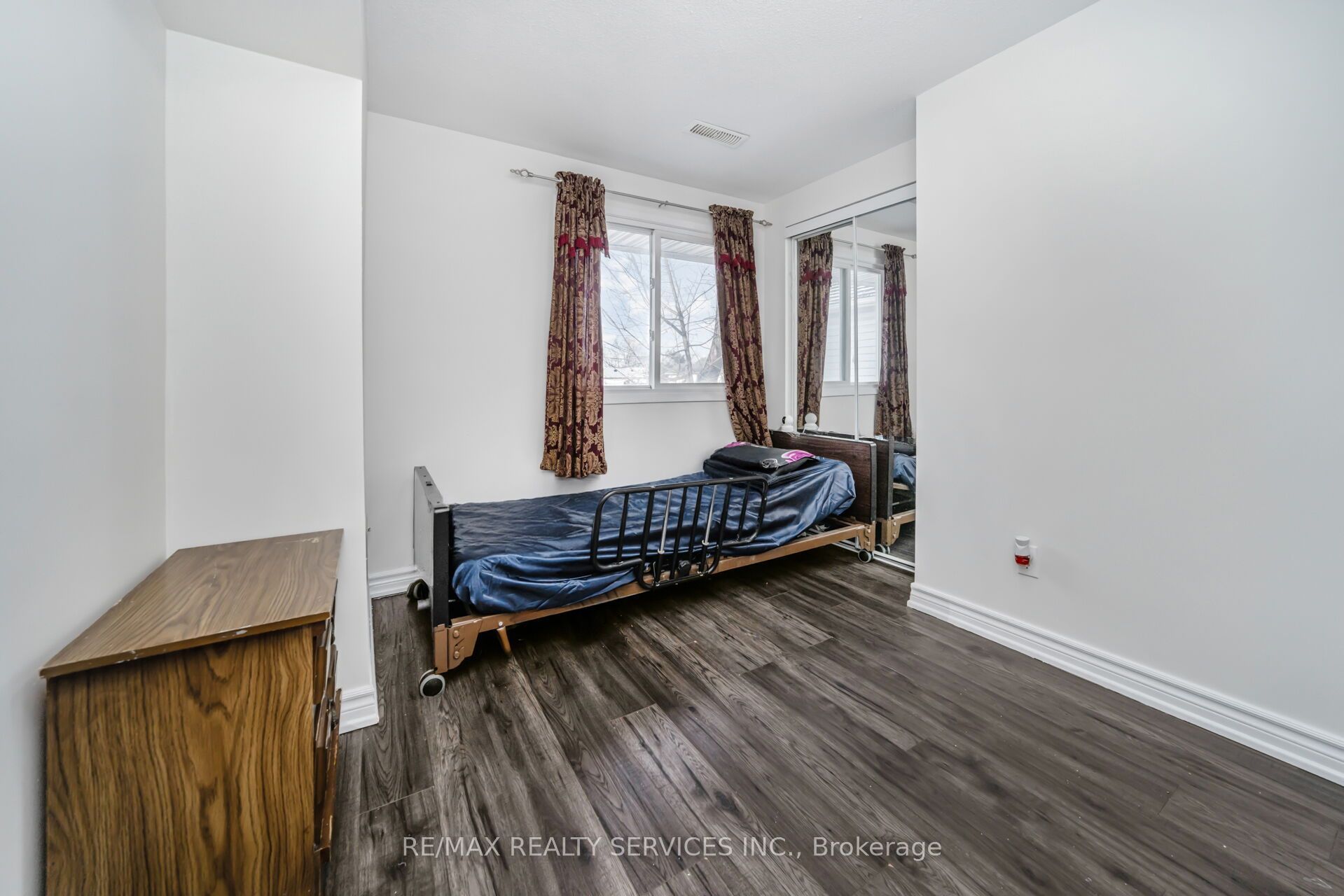 11 Juliette Square Property Photo 26