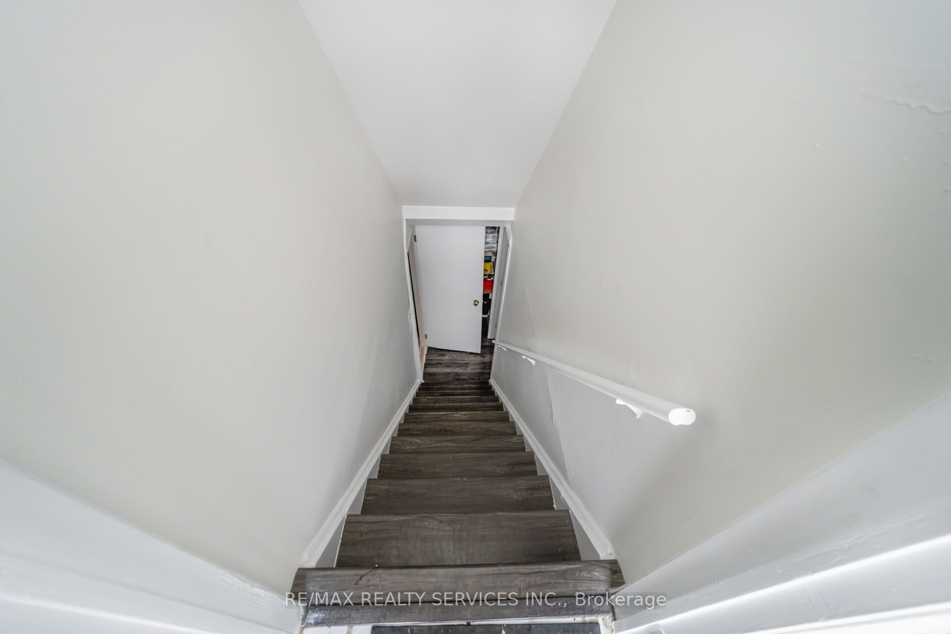 11 Juliette Square Property Photo 32
