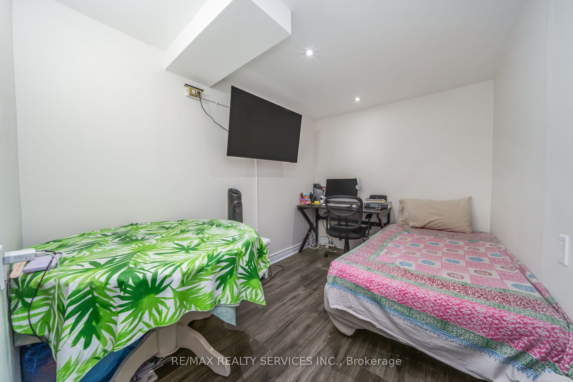 11 Juliette Square Property Photo 37