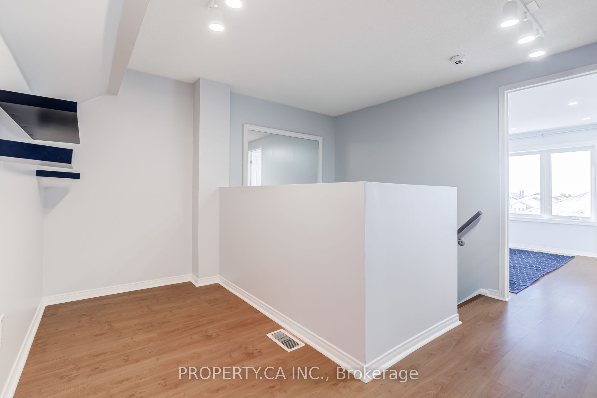 1050 Bristol Road W 45 Property Photo 28