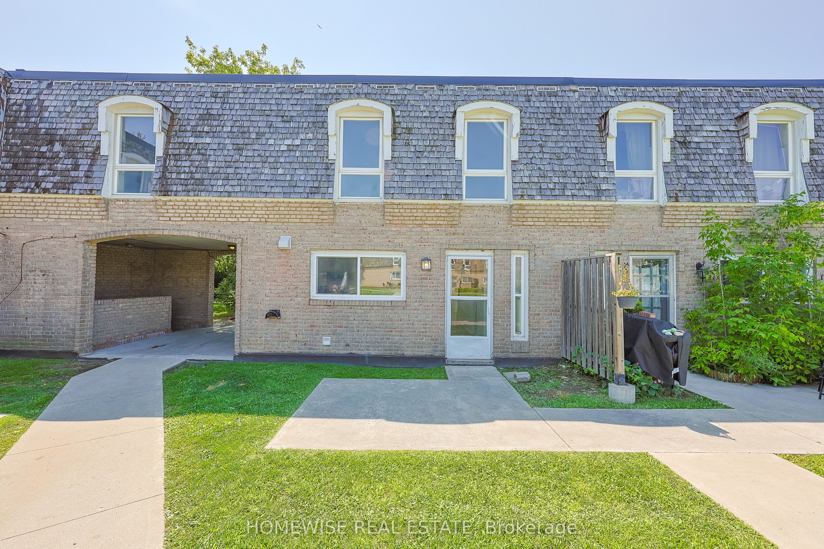 1400 Winding Trail 24 Property Photo 1