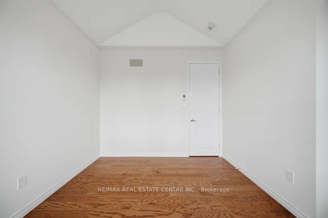 1295 Orr Terrace Property Photo 32
