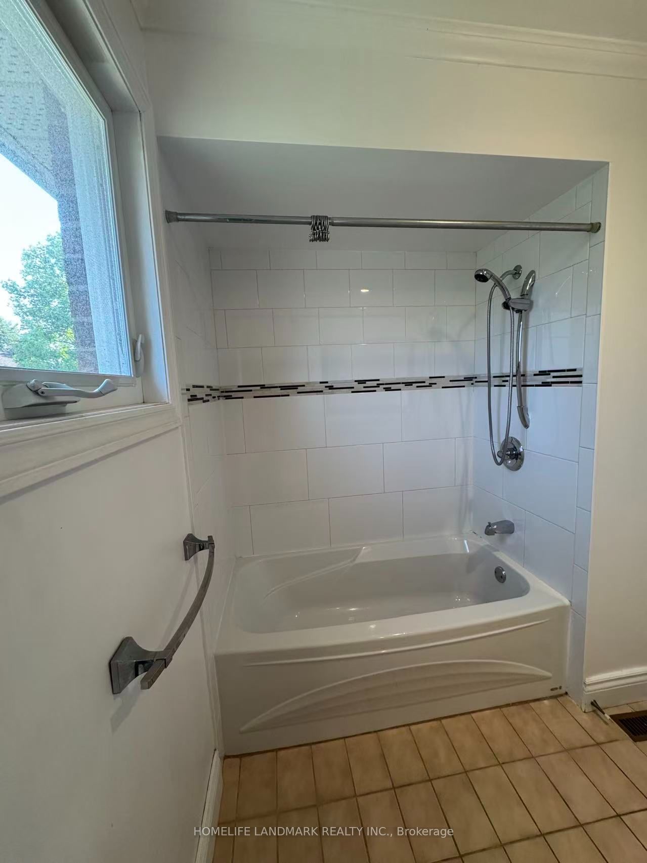 279 River Oaks Boulevard W Property Photo 7
