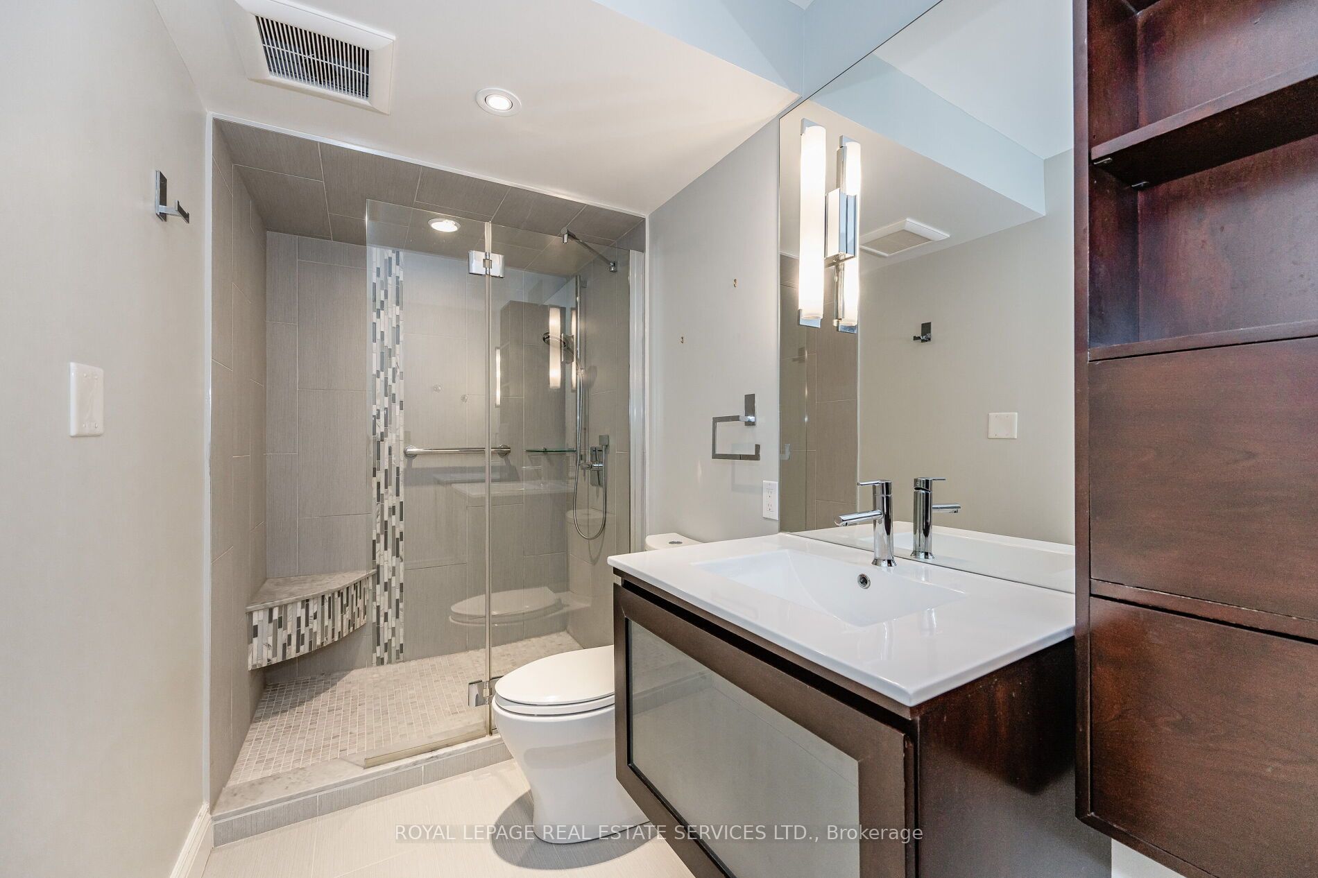 2170 Marine Drive 2102 Property Photo 23