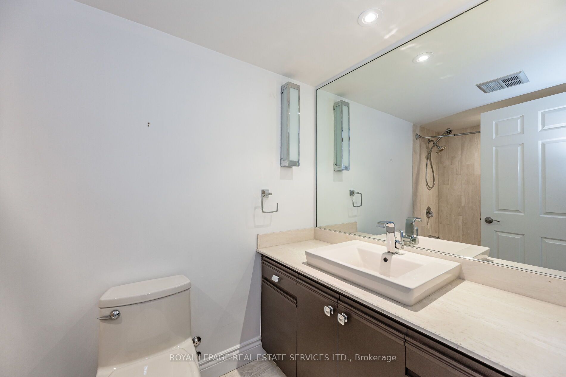 2170 Marine Drive 2102 Property Photo 27