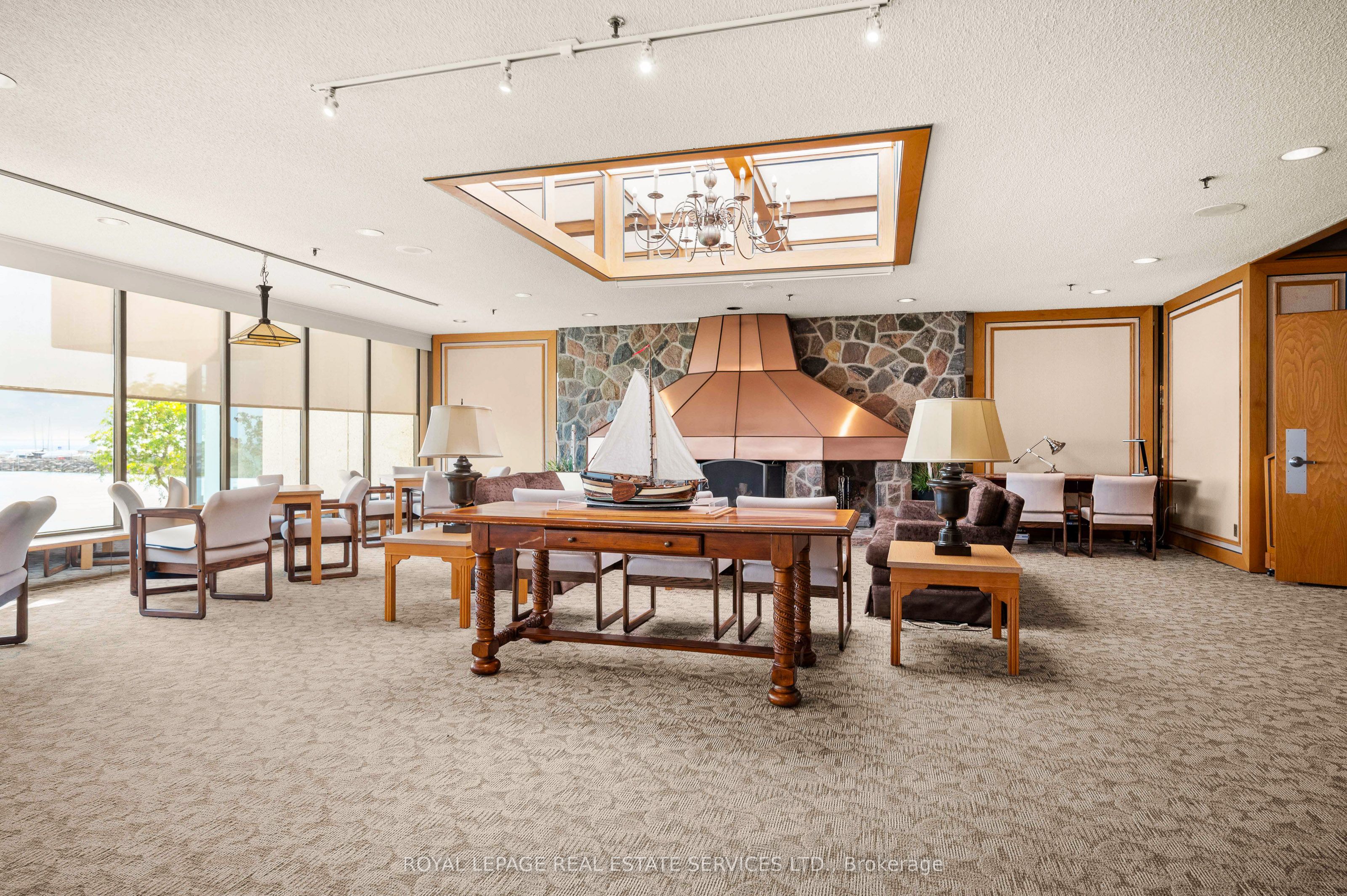 2170 Marine Drive 2102 Property Photo 35