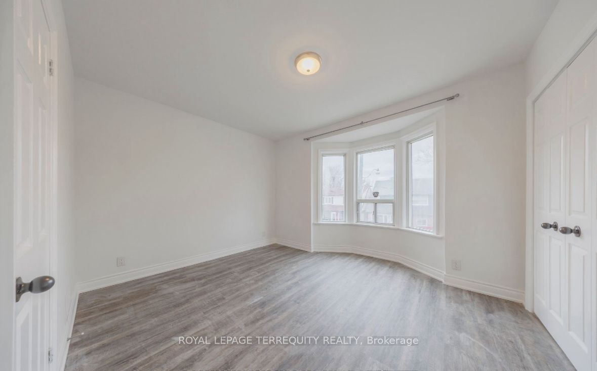 185 Laughton Avenue Upper Property Photo 5