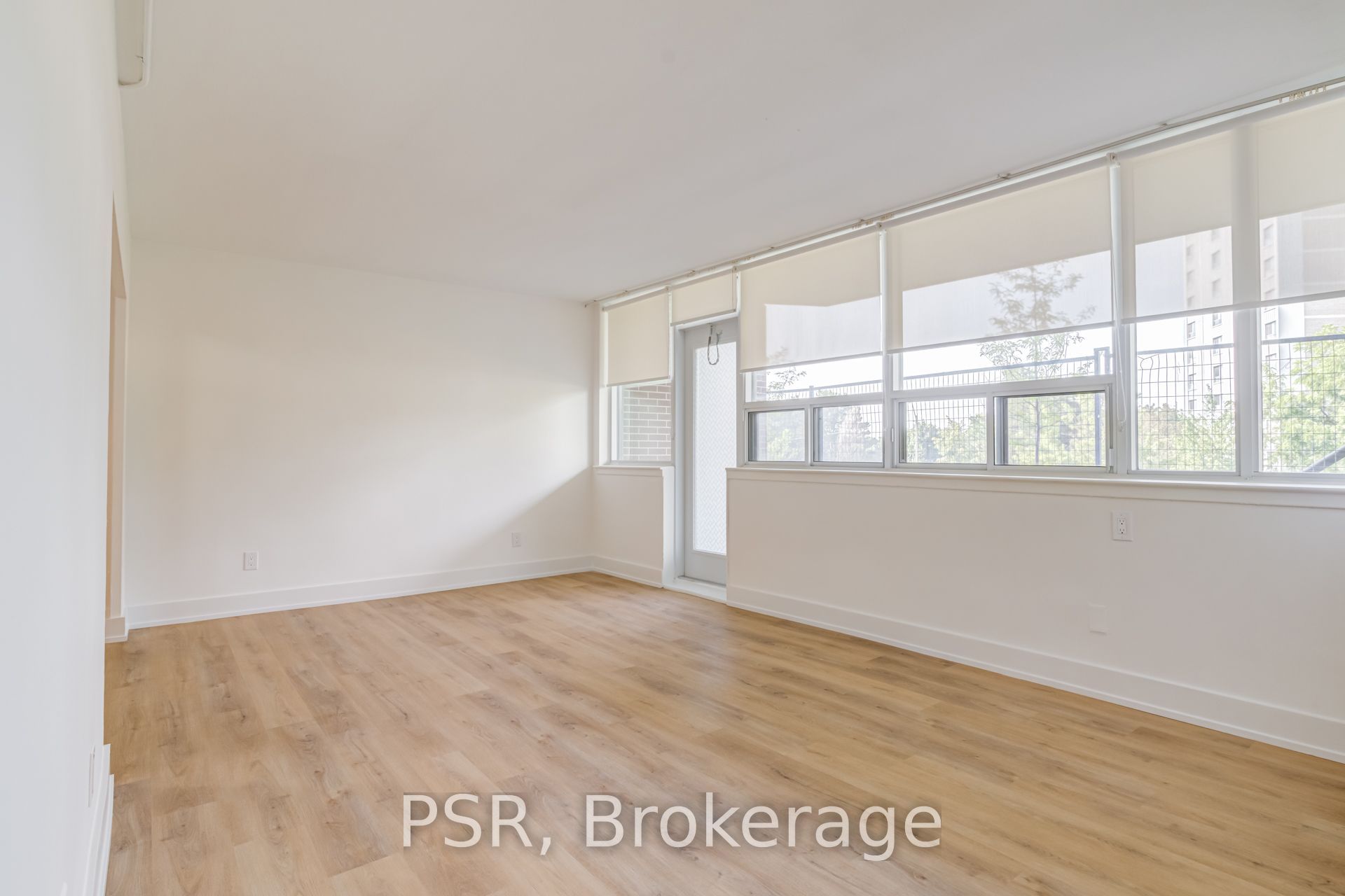 240 Markland Drive 105 Property Photo 2