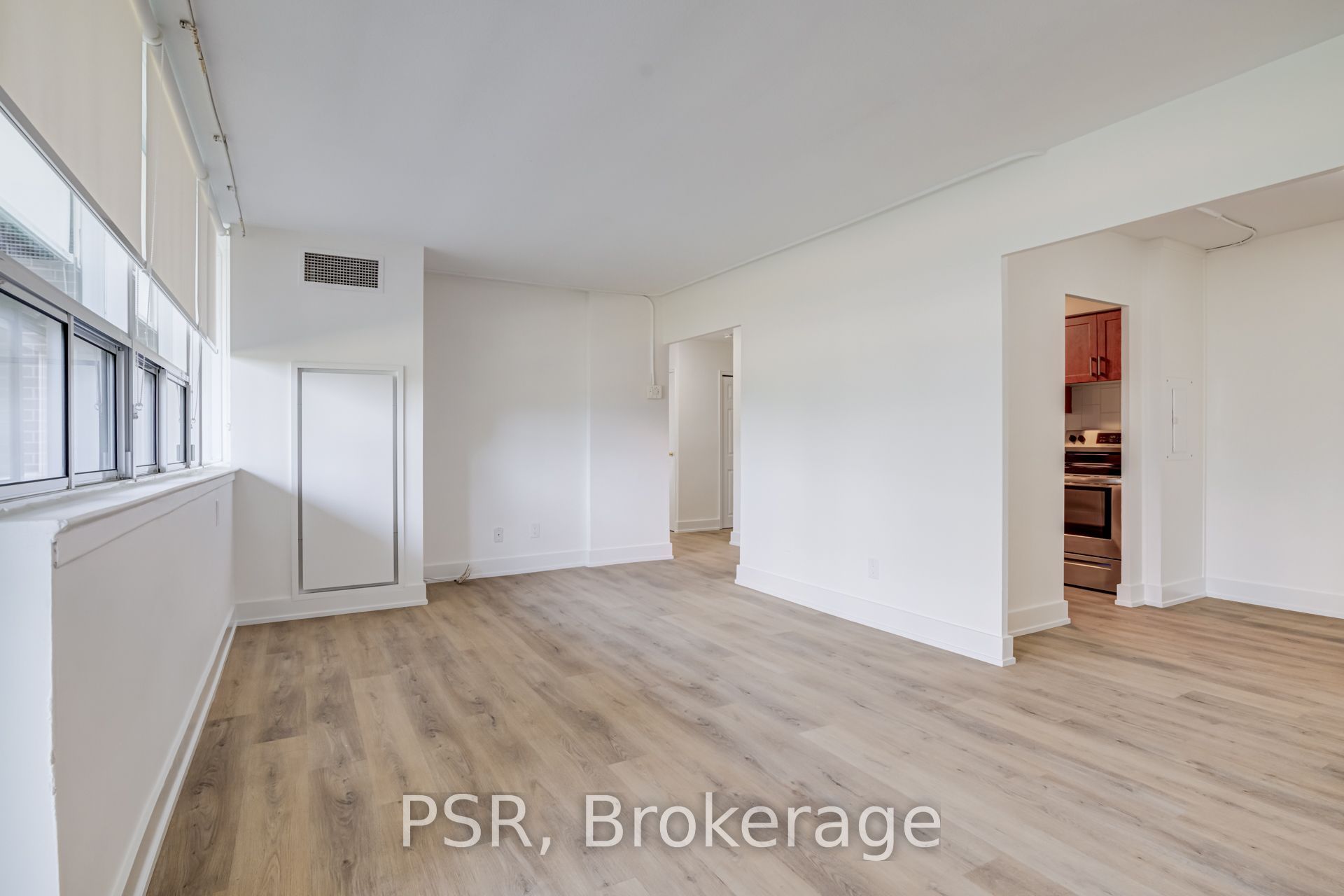 240 Markland Drive 105 Property Photo 4