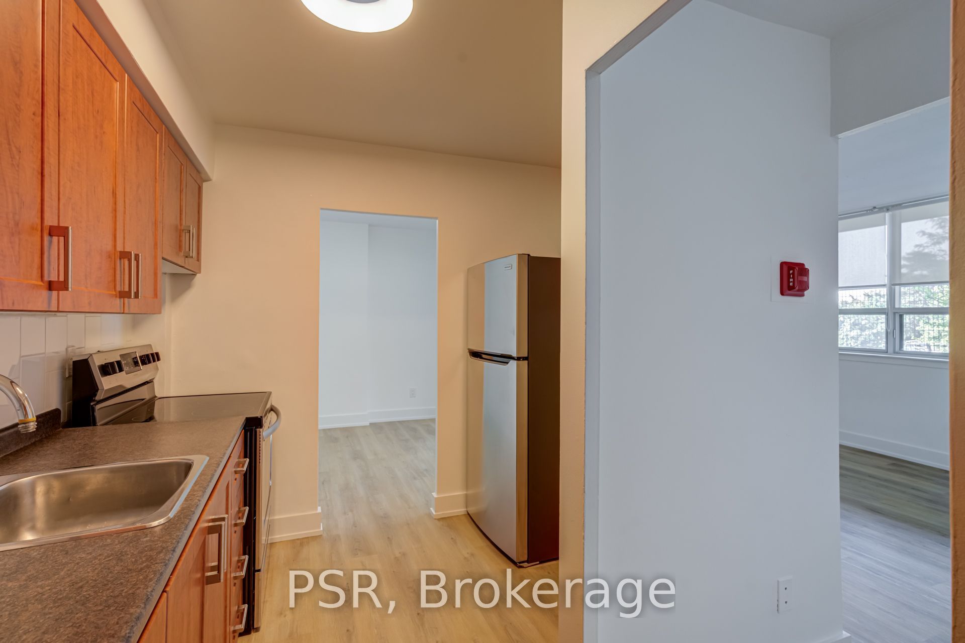 240 Markland Drive 105 Property Photo 8