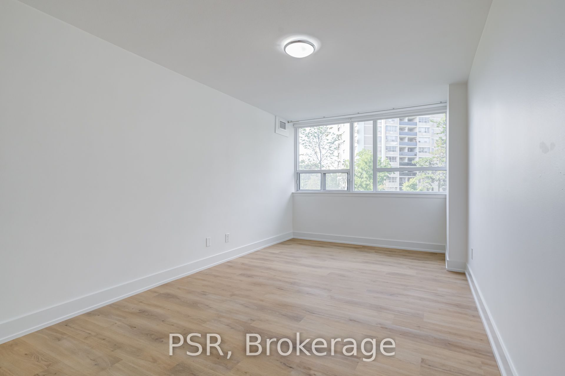 240 Markland Drive 105 Property Photo 11