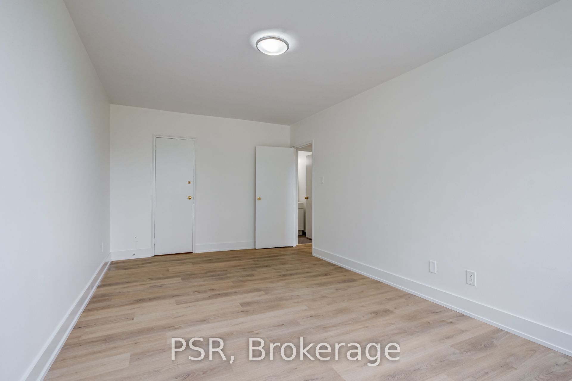 240 Markland Drive 105 Property Photo 12